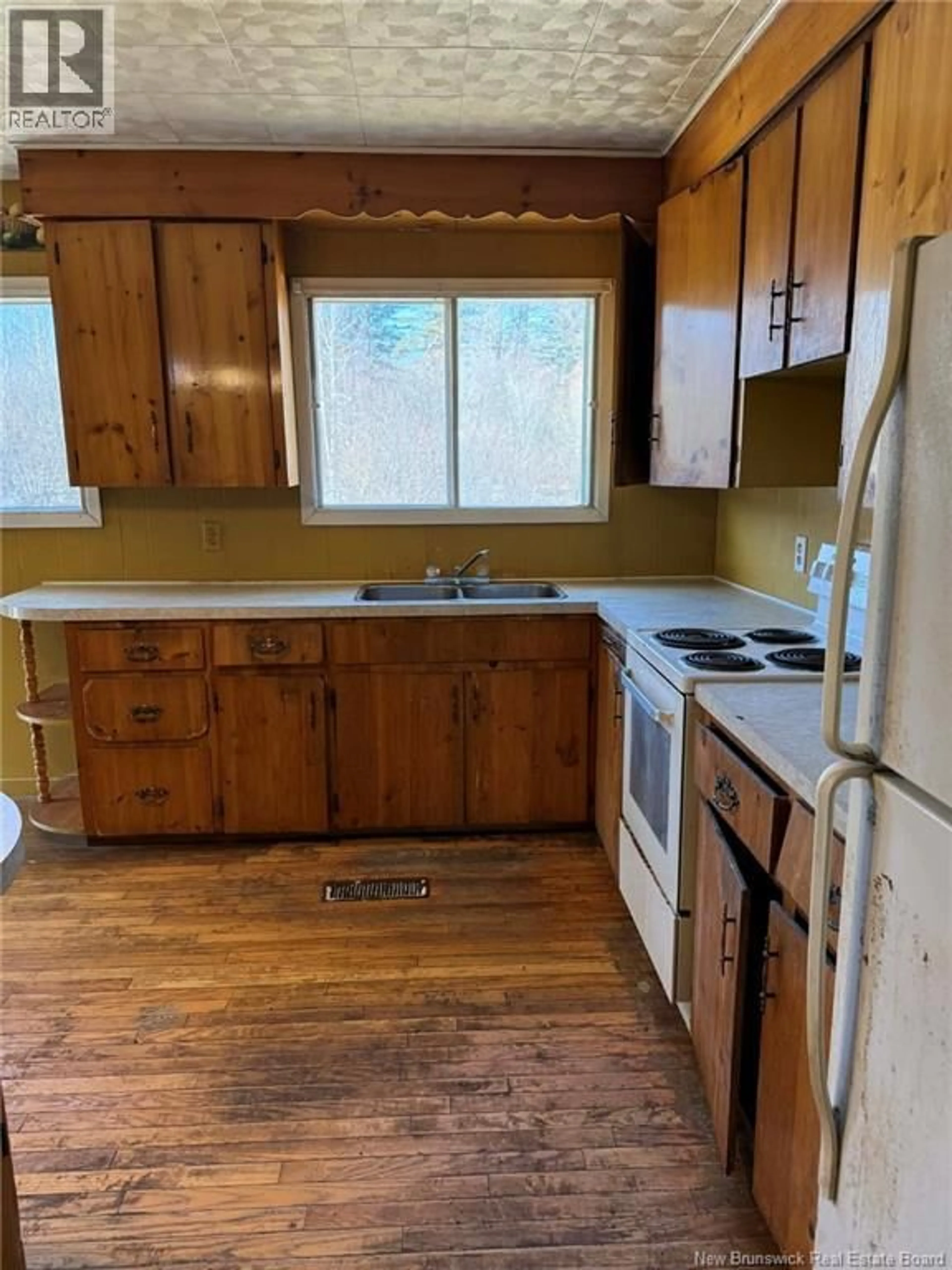 Standard kitchen, unknown for 3963 ROUTE 108, Upper Derby New Brunswick E9E2K2