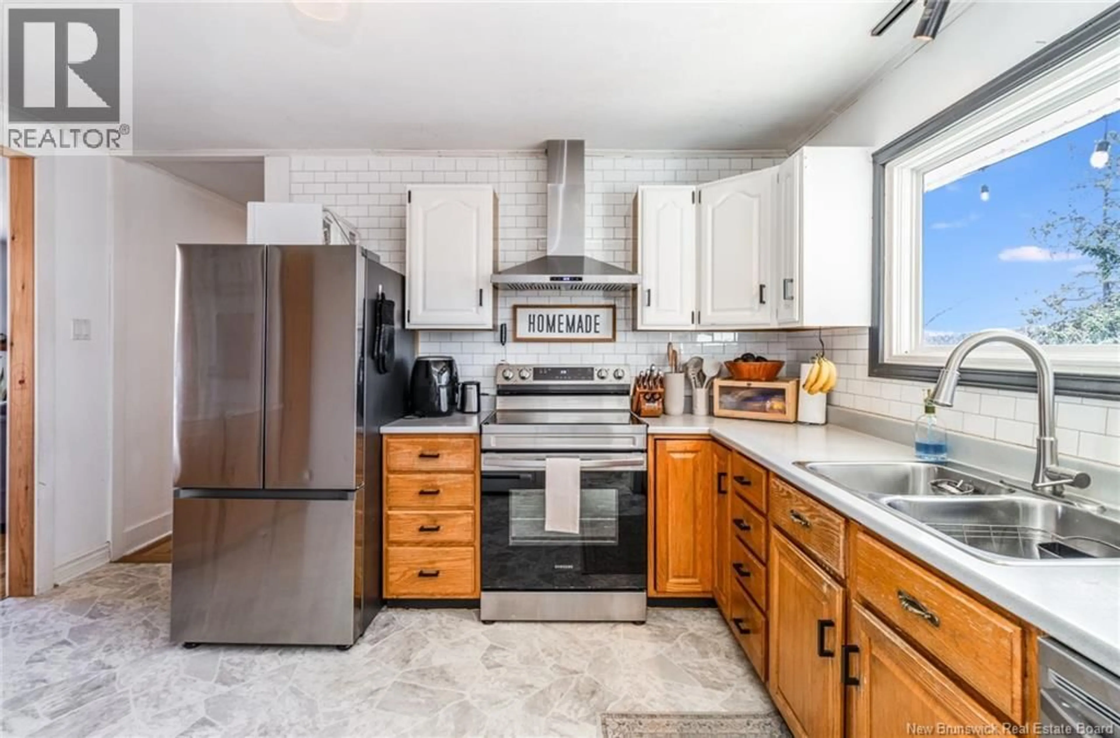 Open concept kitchen, unknown for 101 DOUGLAS AVENUE, Woodstock New Brunswick E7M5Z8