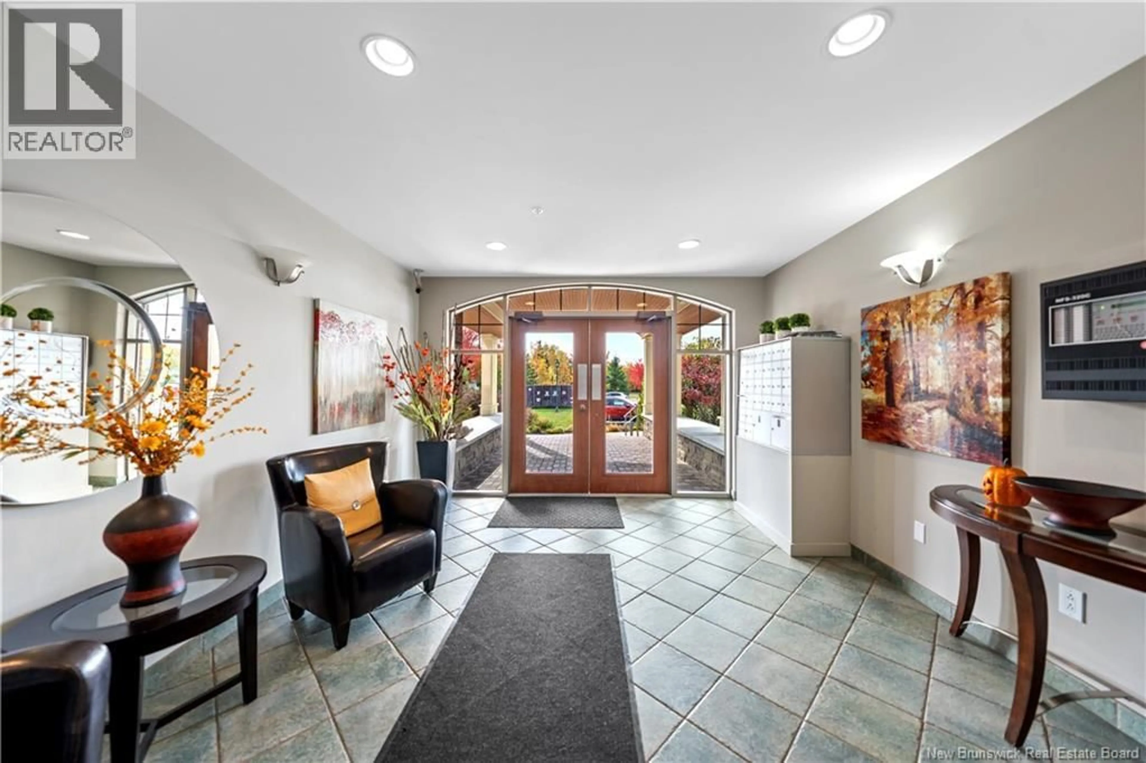 Indoor foyer for 201 - 163 ROYAL OAKS BOULEVARD BOULEVARD, Moncton New Brunswick E1H2C7