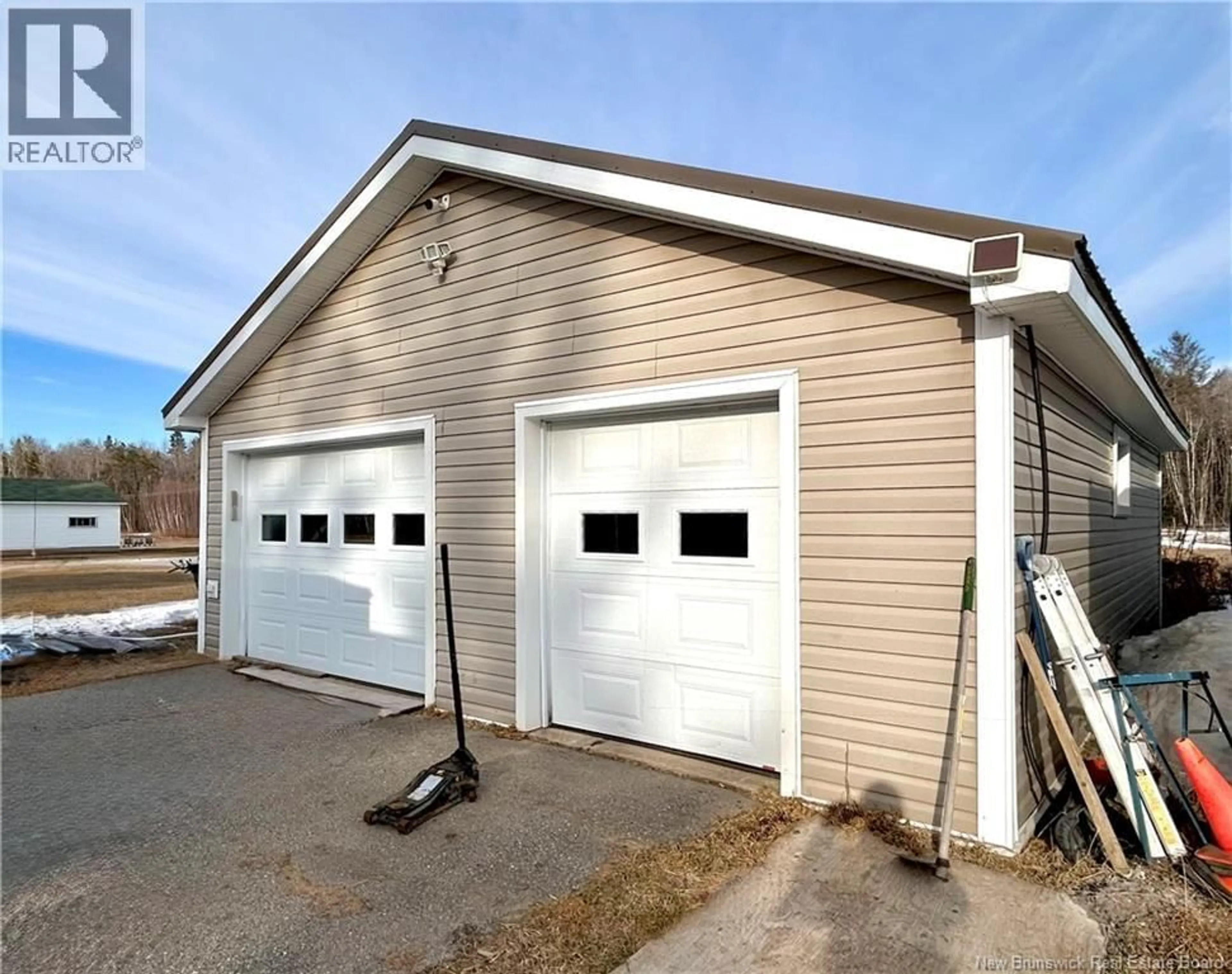 Indoor garage for 1 CH. THÉRIAULT HACHÉ, Baie-Sainte-Anne New Brunswick E9A1N7
