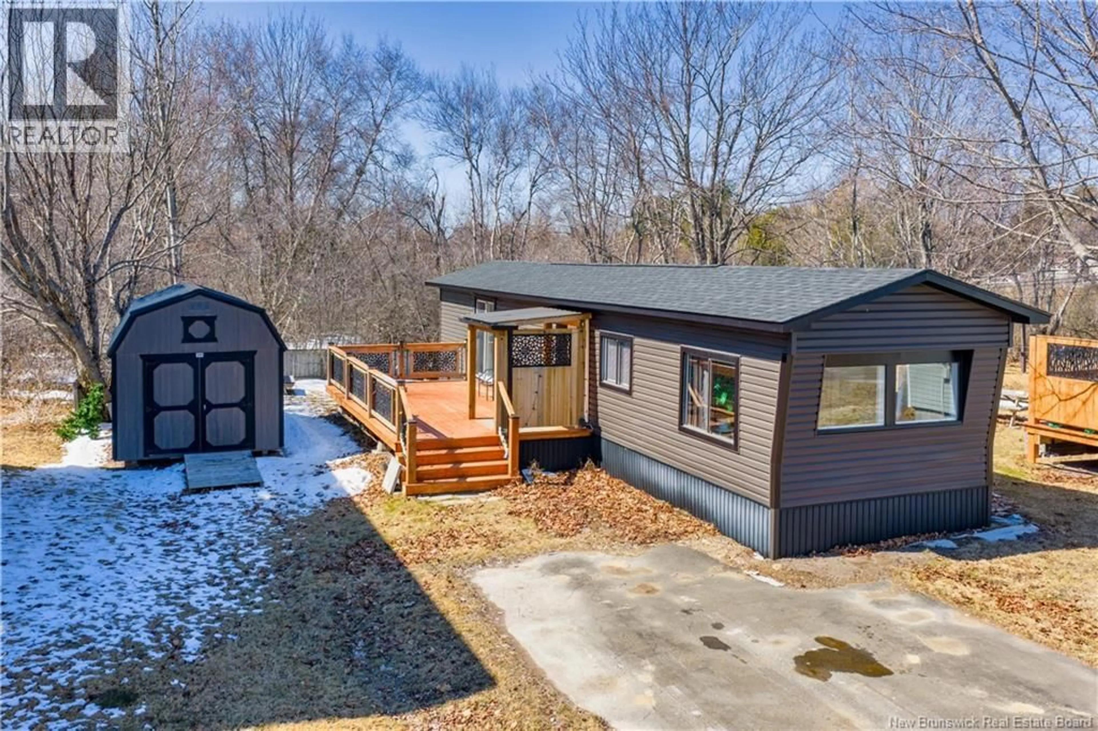 Unknown for 16 FOURTH AVENUE, Pointe-Du-Chêne New Brunswick E4P4H7