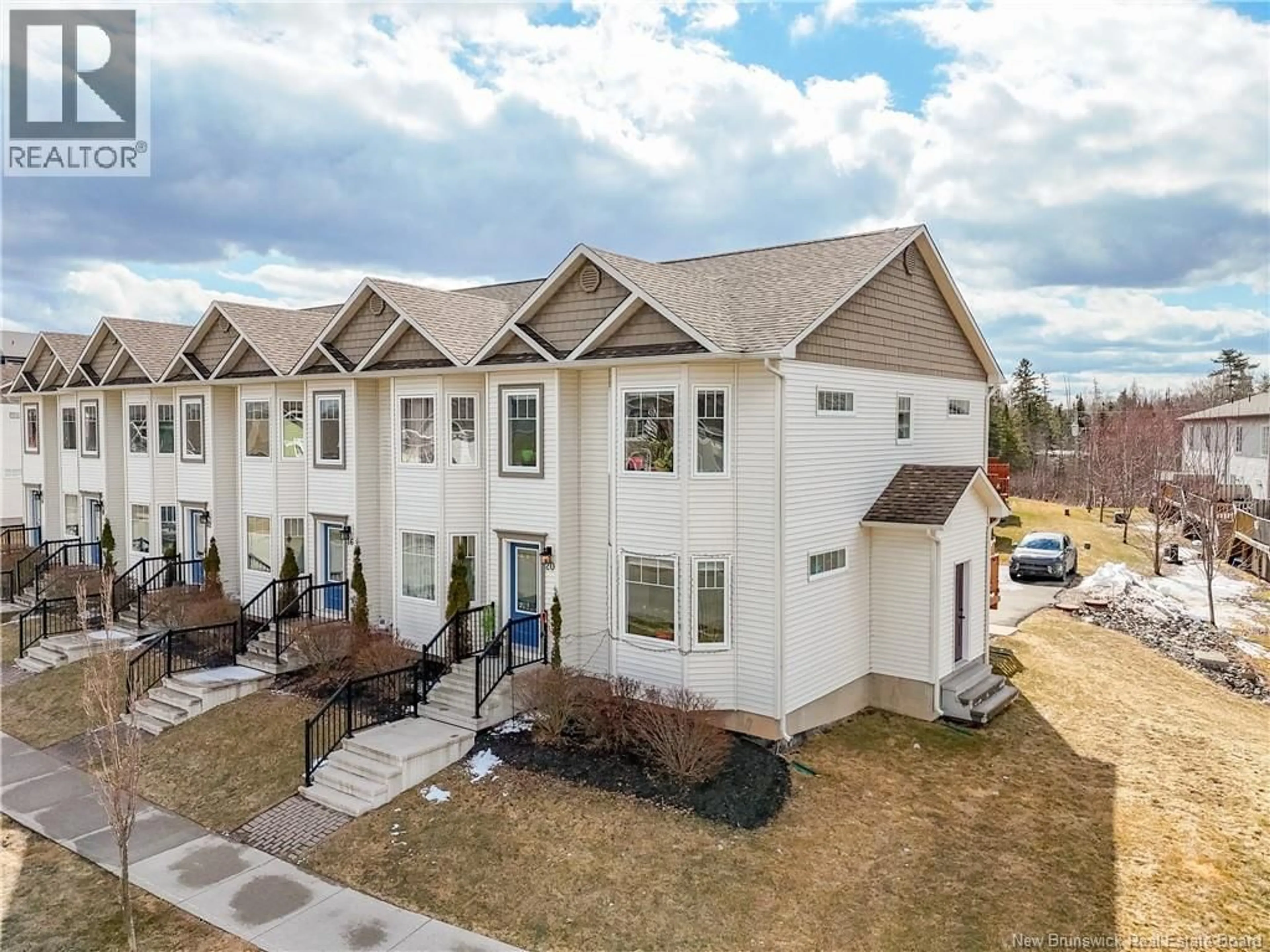 A pic from outside/outdoor area/front of a property/back of a property/a pic from drone, unknown for 20 COJO LANE, Fredericton New Brunswick E3A7N5