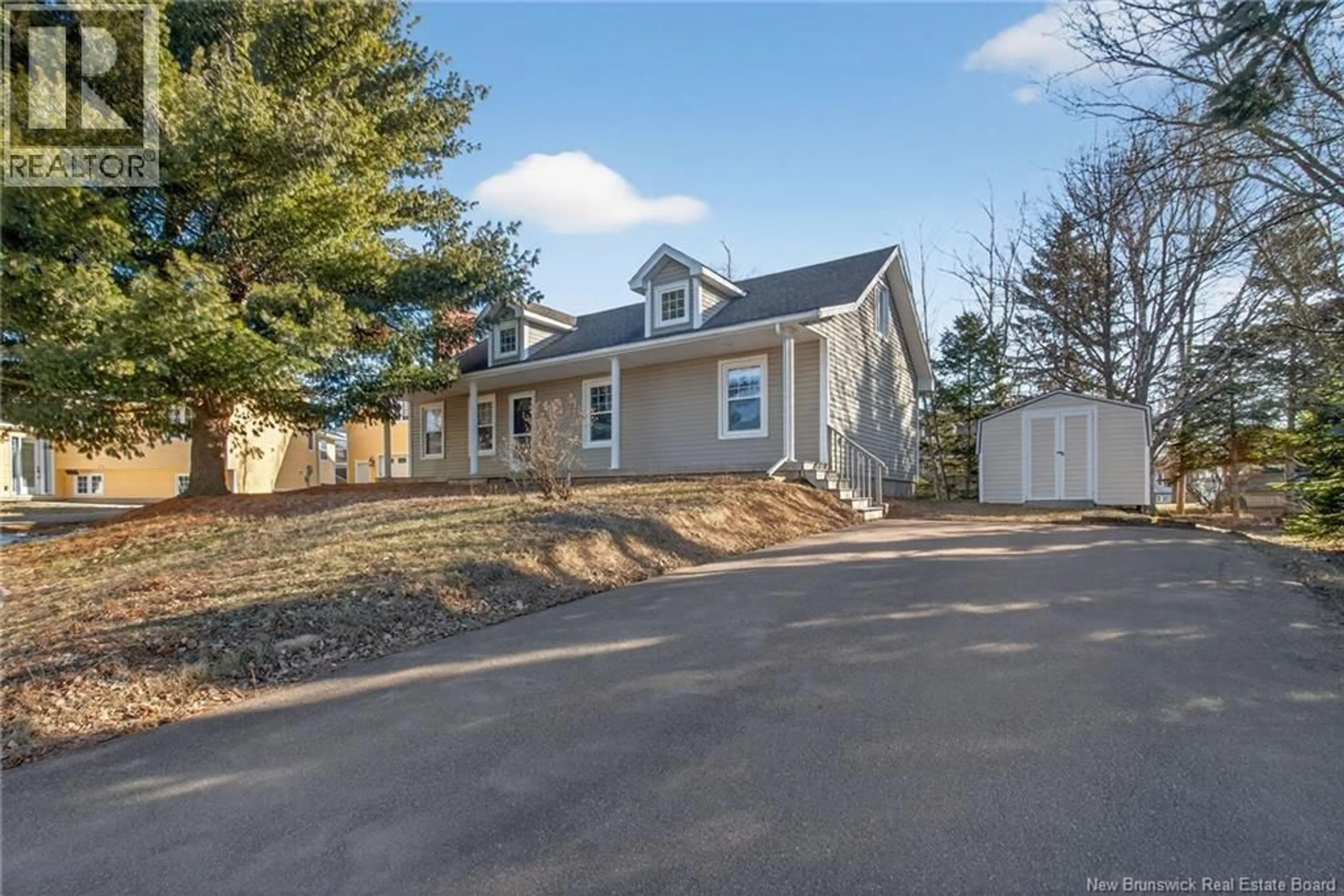 Unknown for 19 LAROSE, Dieppe New Brunswick E1A5B7