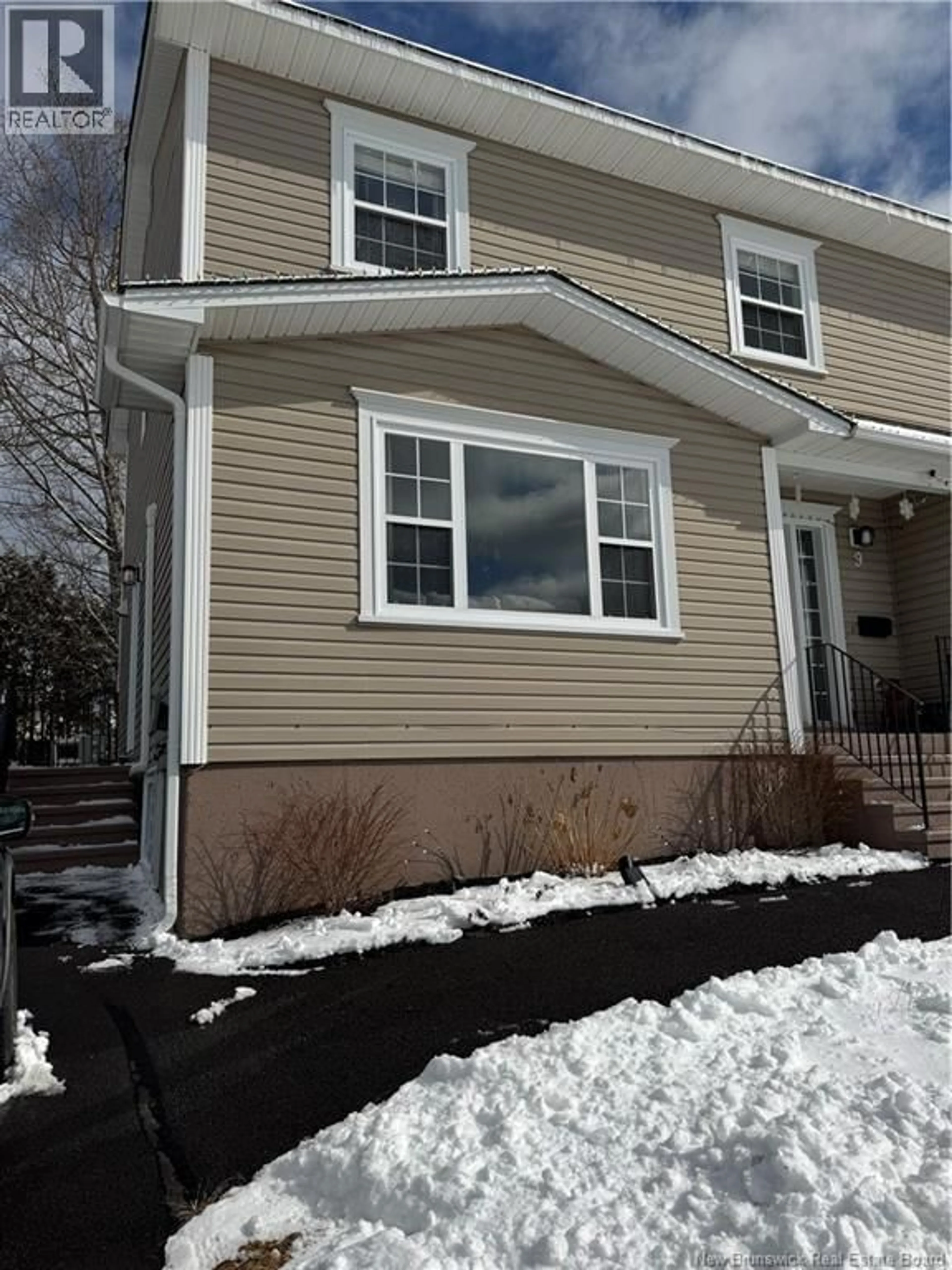 Home with vinyl exterior material, street for 9 HARRIS STREET, Oromocto New Brunswick E2V0A7