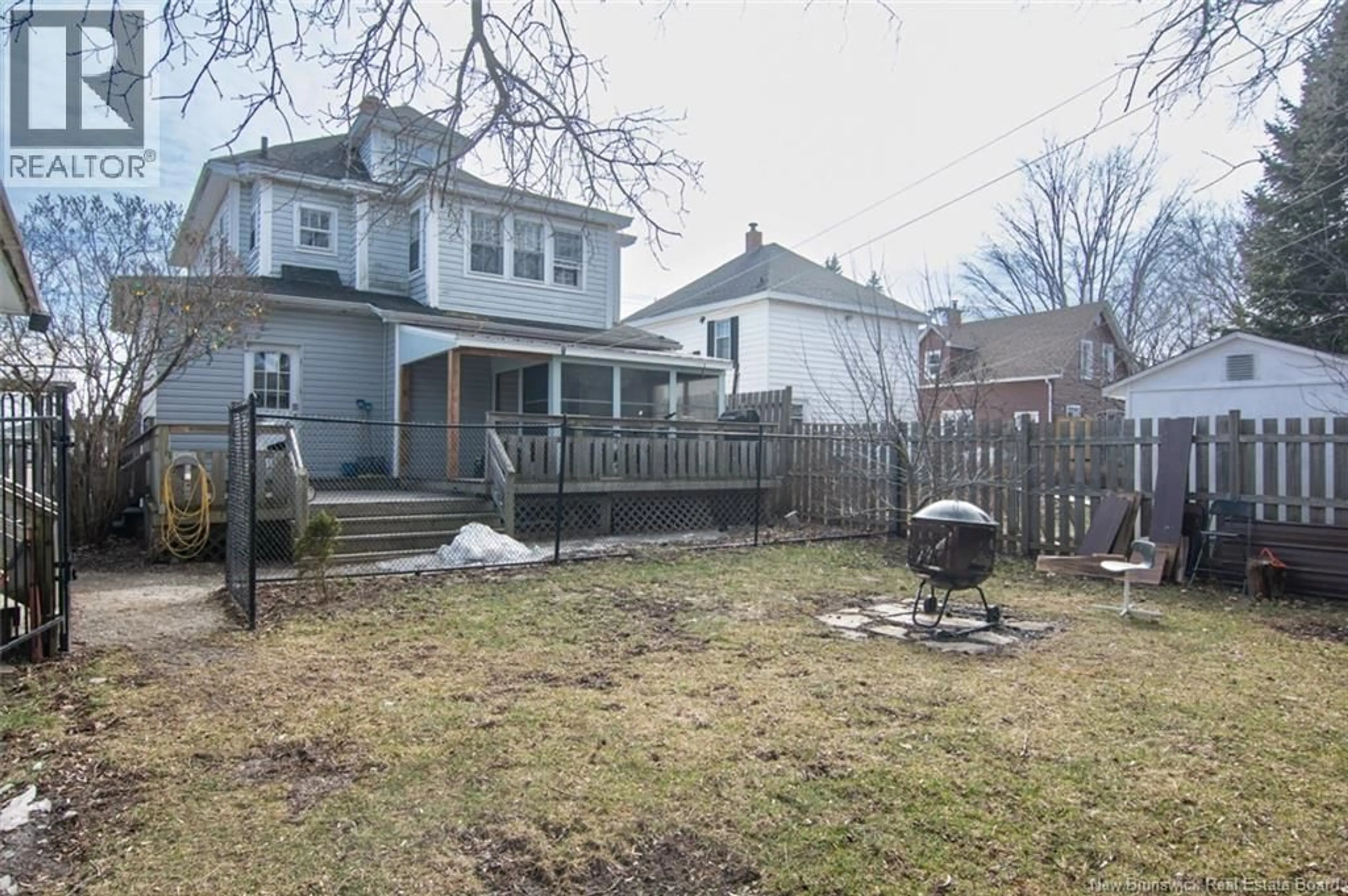 A pic from outside/outdoor area/front of a property/back of a property/a pic from drone, street for 17 CHAPMAN STREET, Moncton New Brunswick E1E1K6