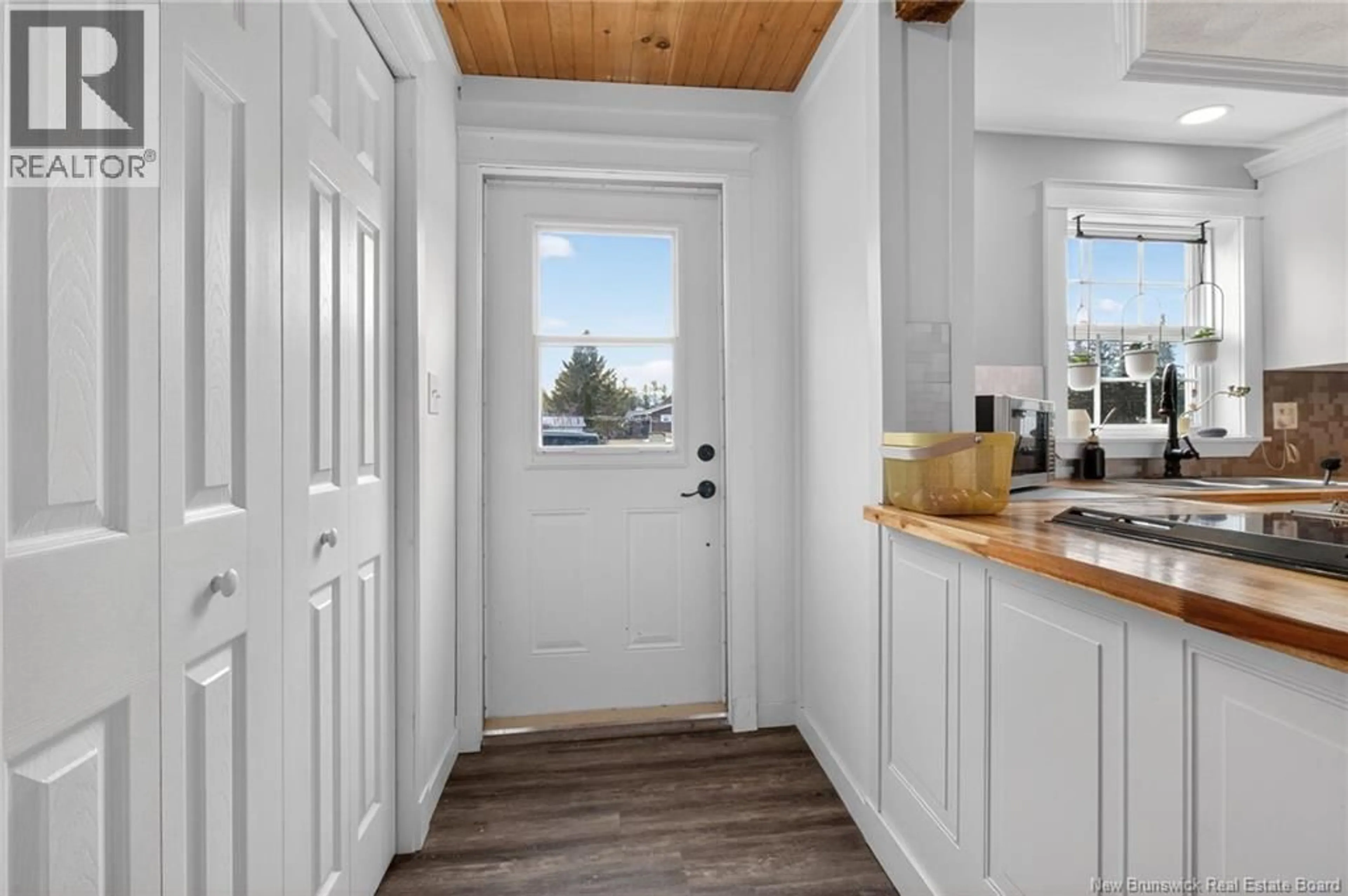 Indoor entryway for 1793 ROUTE 885, Havelock New Brunswick E4Z5M2