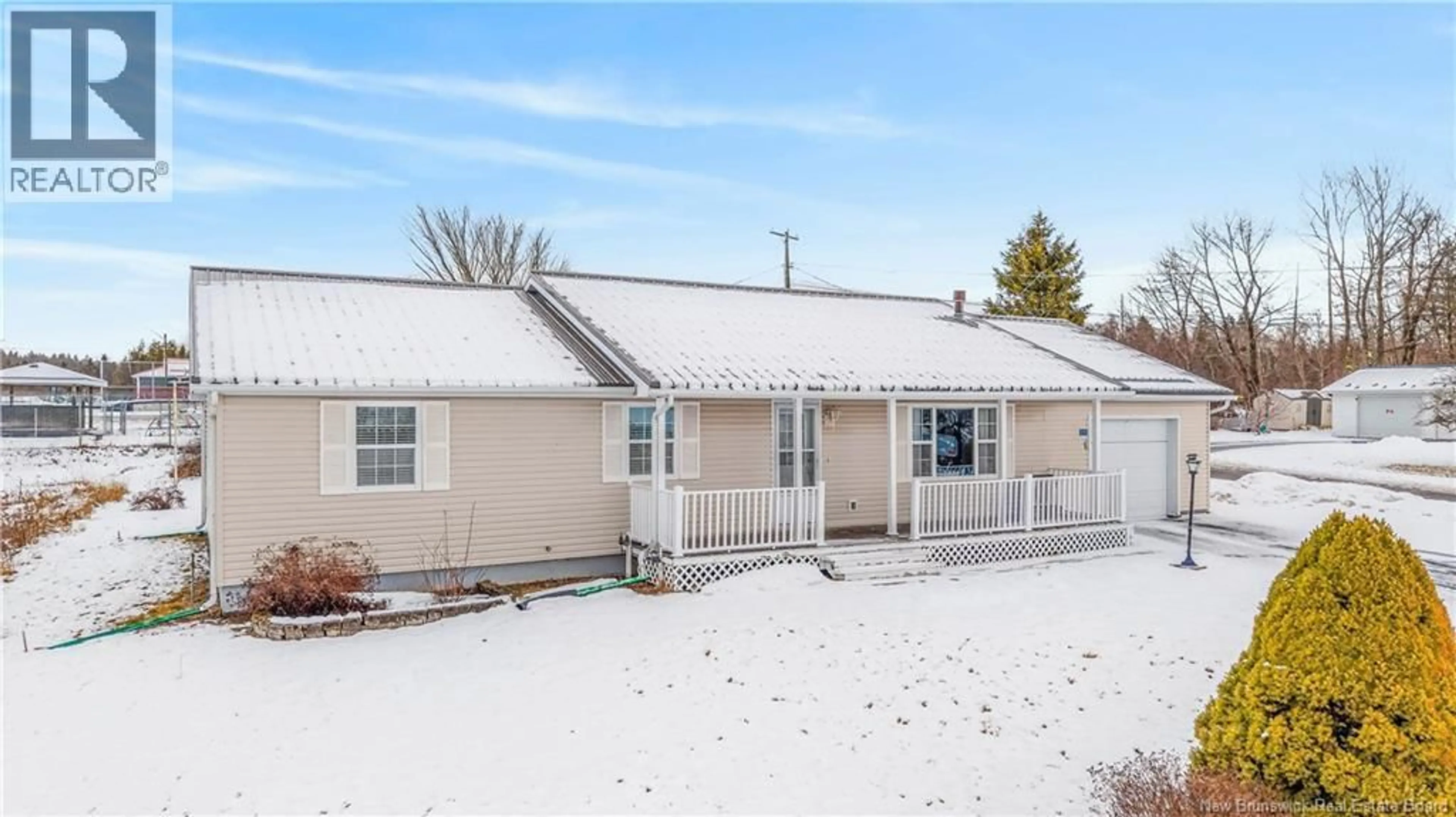 Home with vinyl exterior material, unknown for 85 MAIN STREET, St George New Brunswick E5C3J4