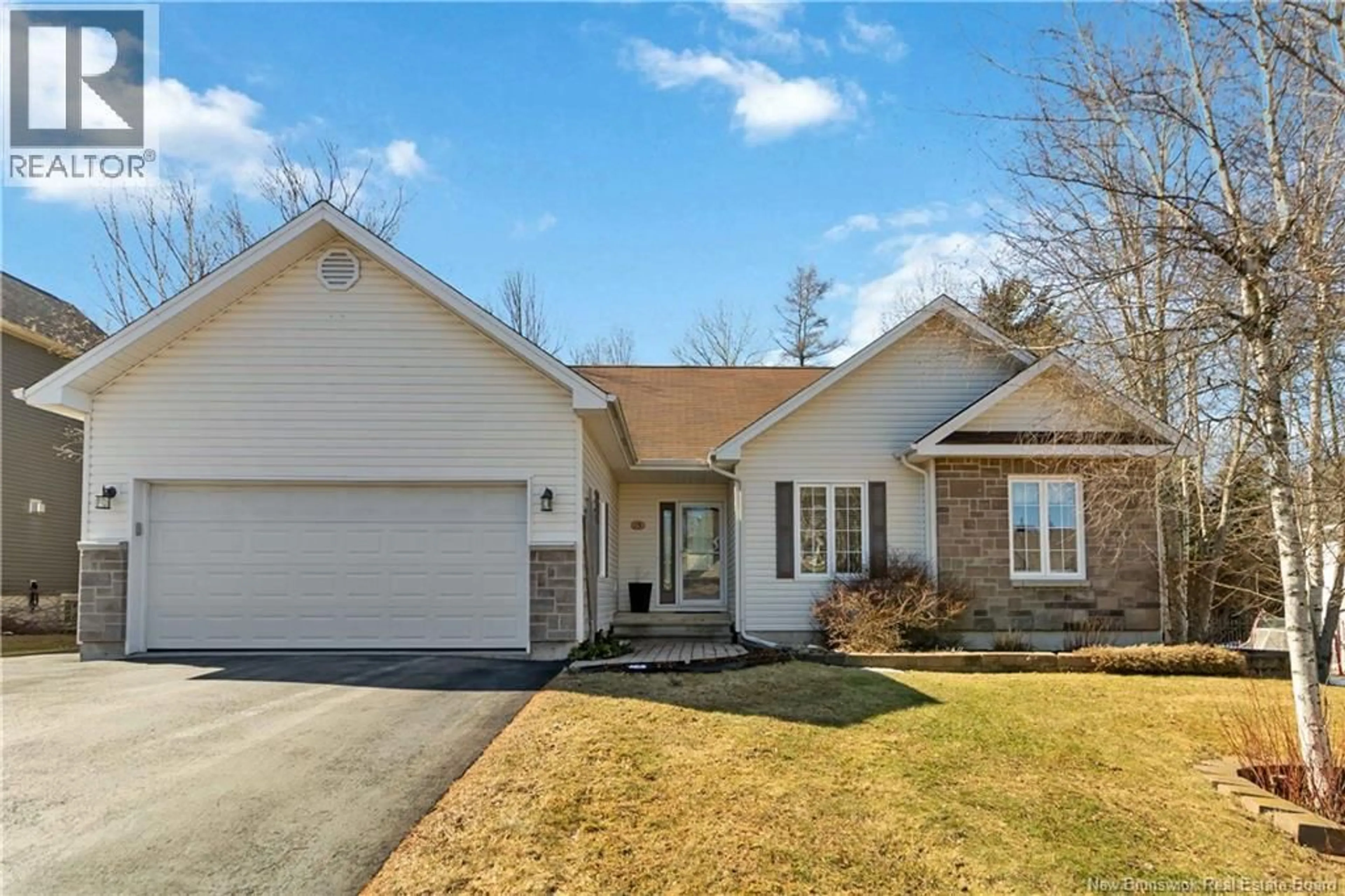 Home with vinyl exterior material, street for 15 HIGHGATE COURT, Riverview New Brunswick E1B5T8