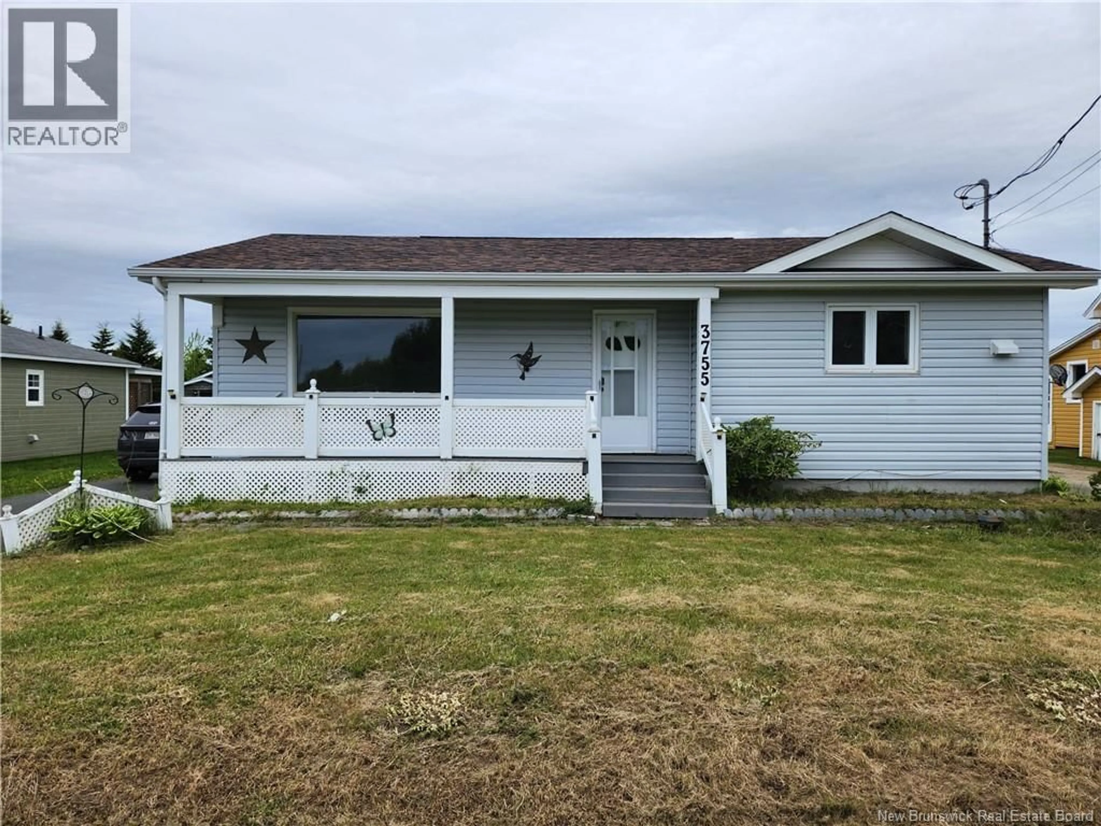 Home with vinyl exterior material, building for 3755 ROBINSON, Tracadie New Brunswick E1X2K5