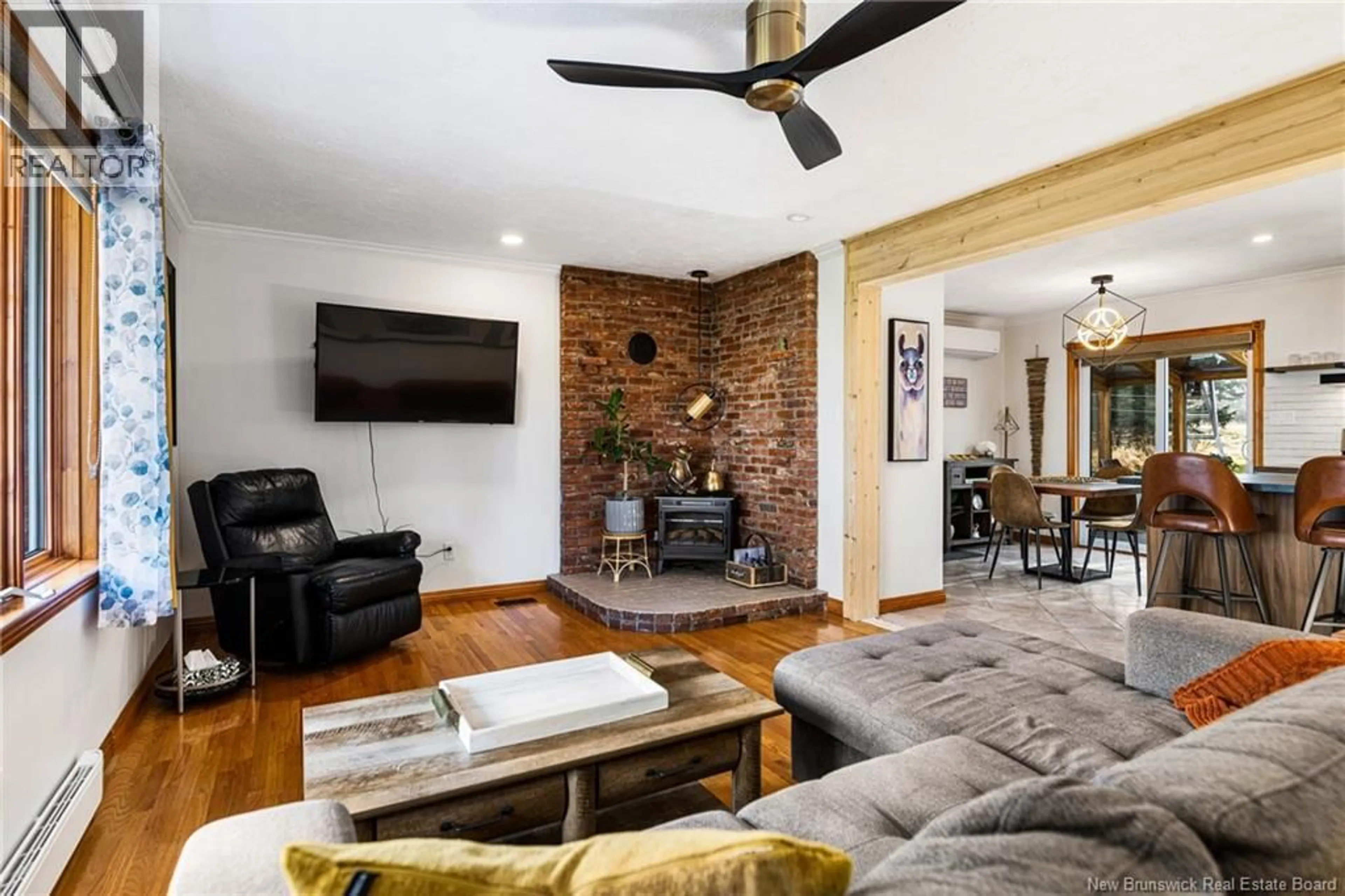 Living room with furniture, unknown for 341 CORNWALL, Shediac New Brunswick E4P1N9