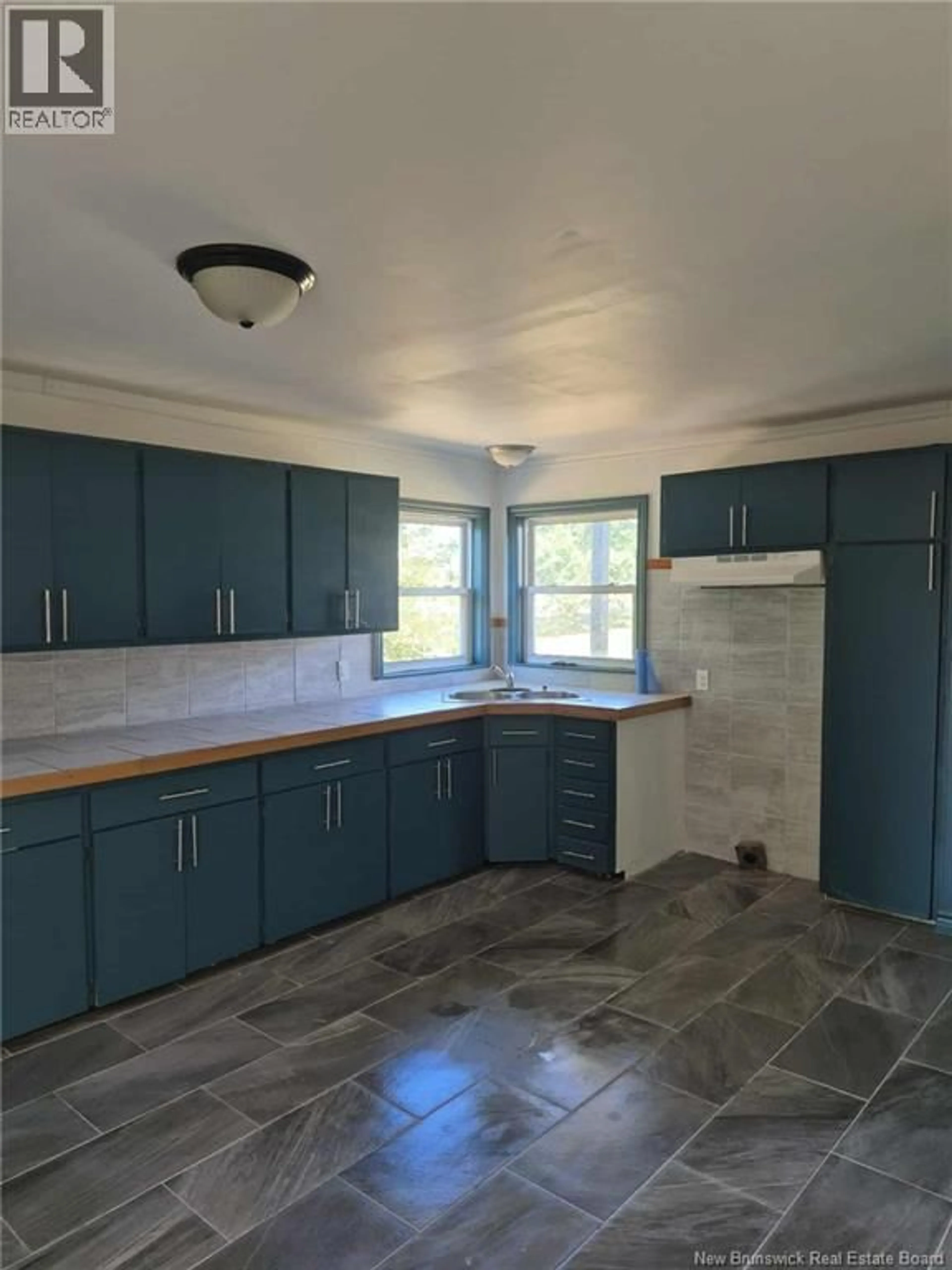 Unknown for 7629 ST PAUL, Bas-Caraquet New Brunswick E1W6B9