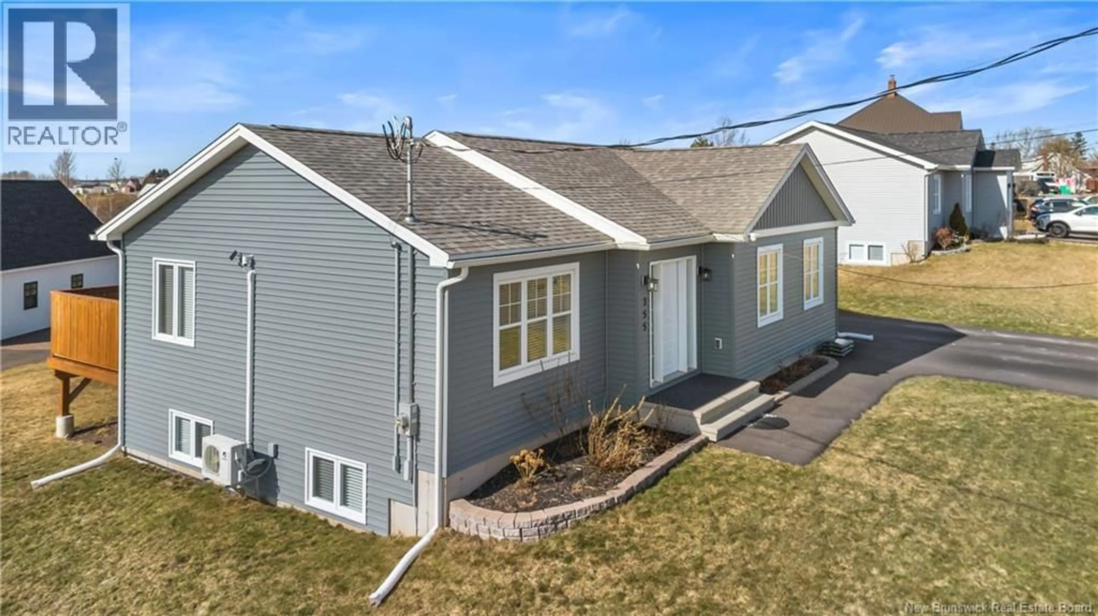 Home with vinyl exterior material, unknown for 355 DOVER ROAD, Dieppe New Brunswick E1A7L7