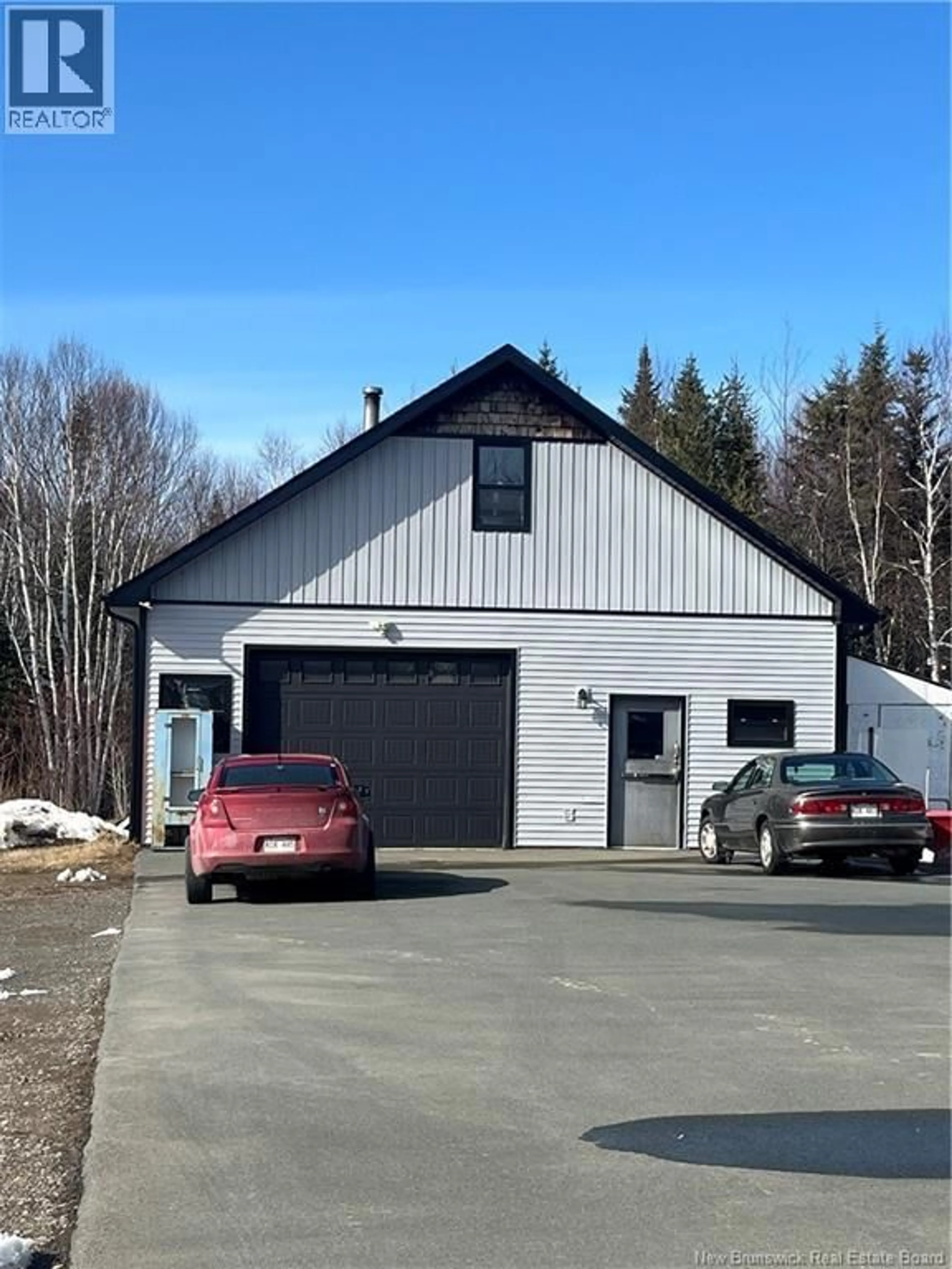 Indoor garage for 777 RUE RIVIÈRE A LA TRUITE, Tracadie New Brunswick E1X2M4