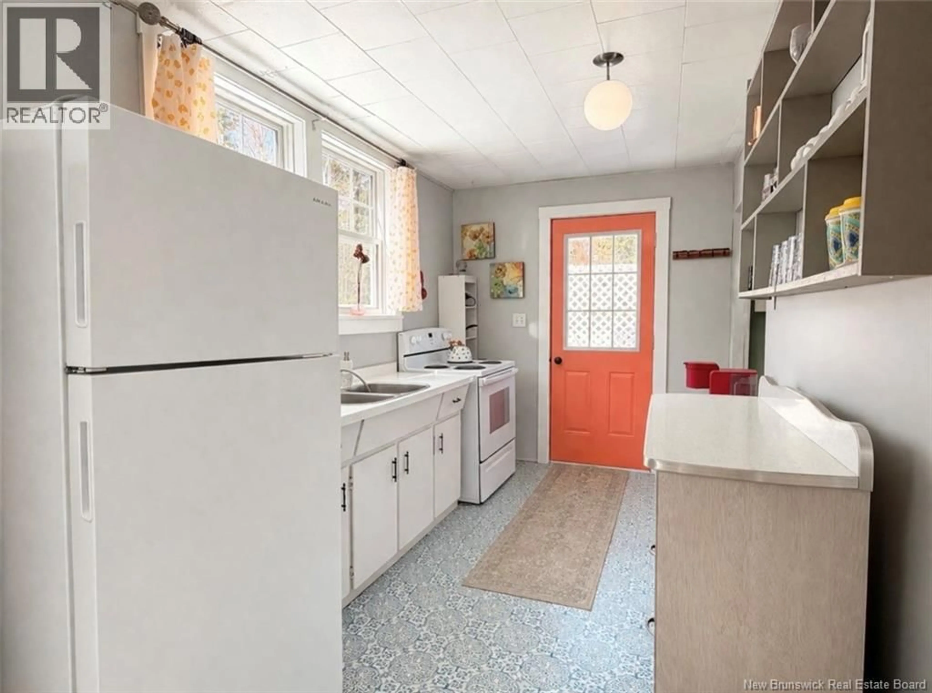 Standard kitchen, ceramic/tile floor for 1853 SCHRYER, Bathurst New Brunswick E2A4Y4