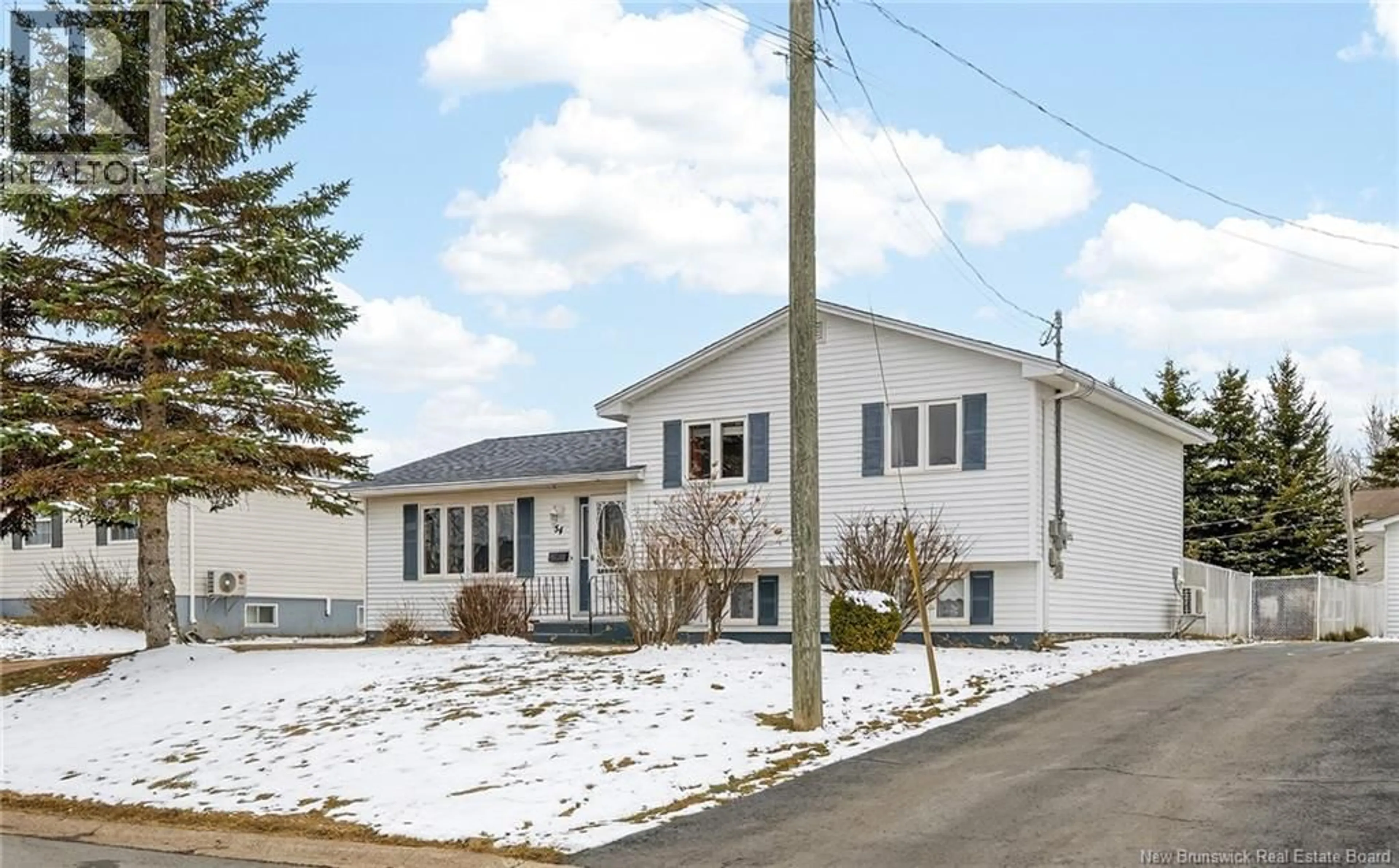 Home with vinyl exterior material, street for 54 SIMPSON COURT, Riverview New Brunswick E1B4P2