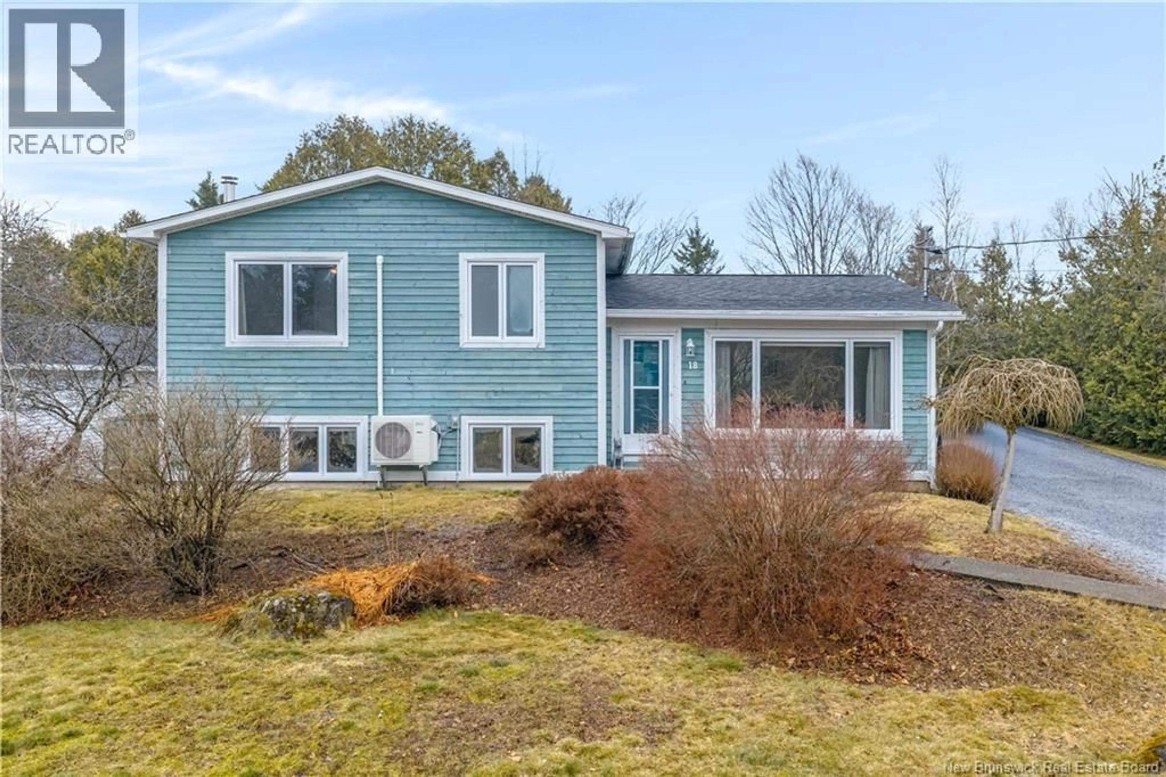 Home with vinyl exterior material, street for 18 WESTMINSTER DRIVE, Quispamsis New Brunswick E2E2V3