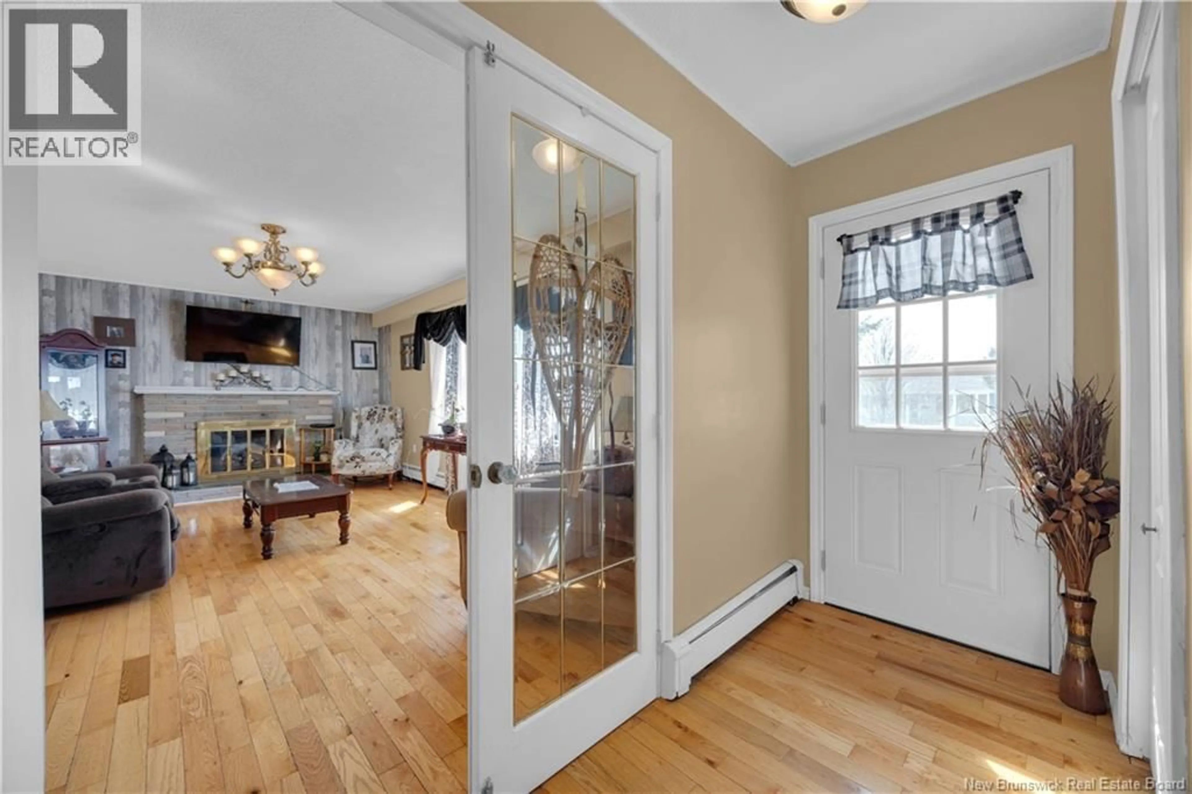 Indoor entryway for 2 SYLVIA DRIVE, Saint John New Brunswick E2J3K1