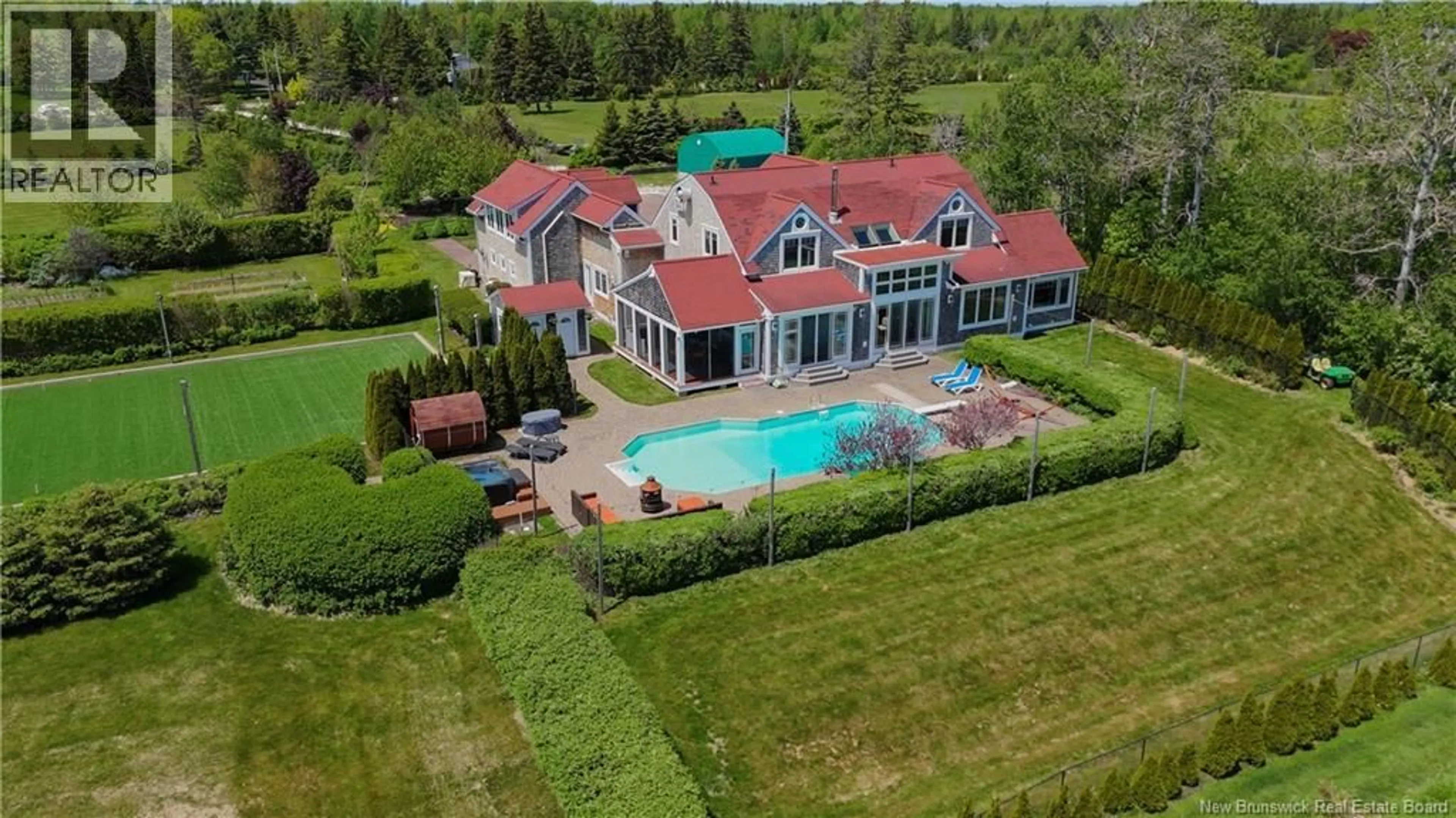 A pic from outside/outdoor area/front of a property/back of a property/a pic from drone, water/lake/river/ocean view for 3482 ROUTE 134, Shediac Cape New Brunswick E4P3J4