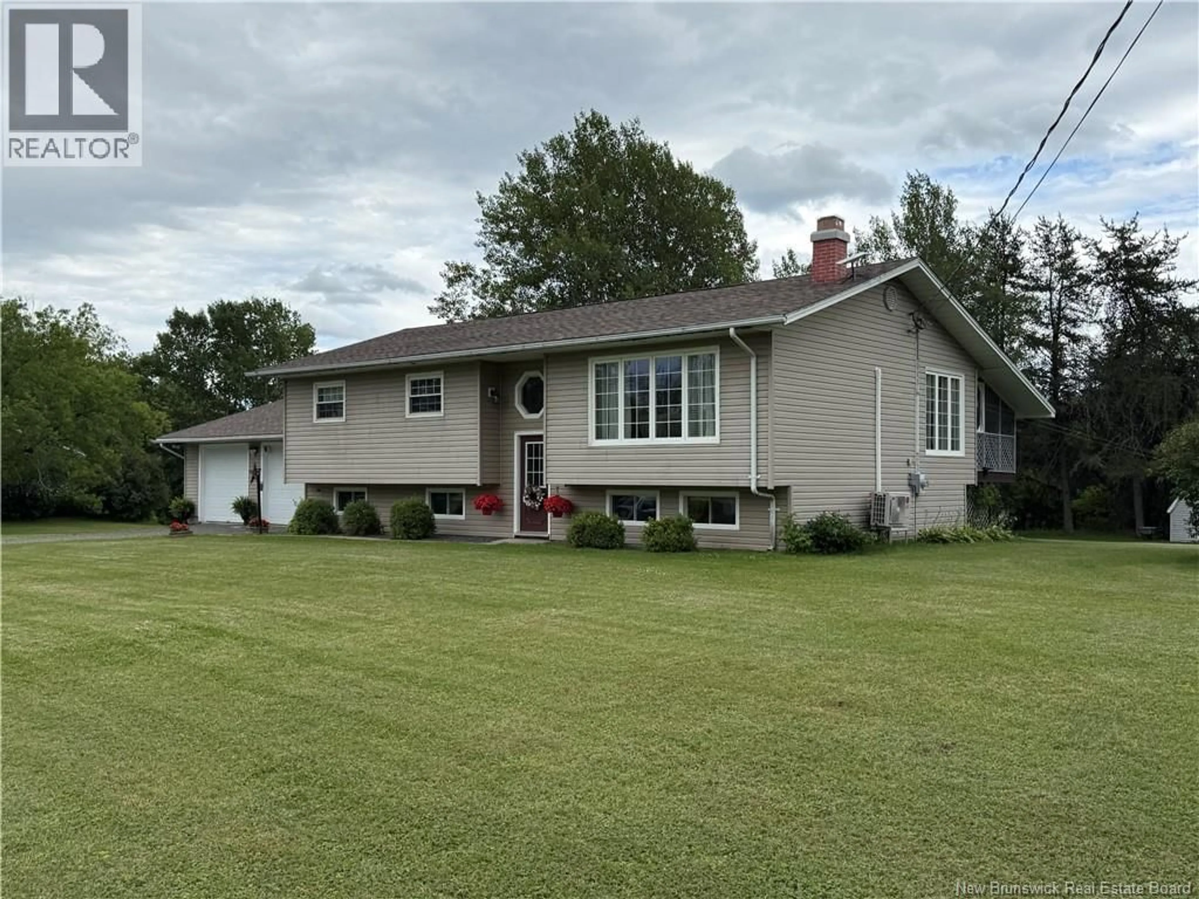 Home with vinyl exterior material, unknown for 343 ESTEY ROAD, Waterville New Brunswick E7P1H8