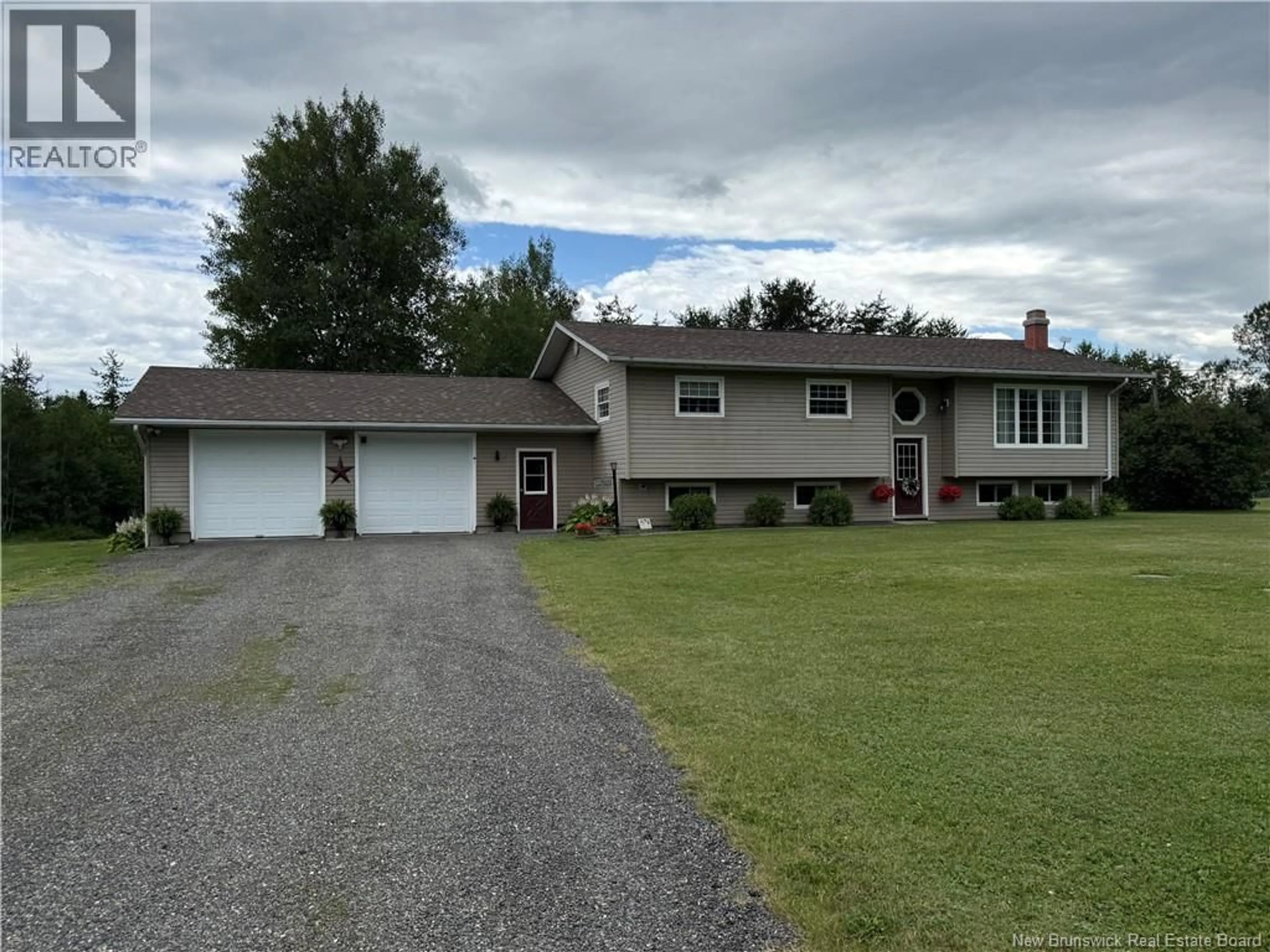 A pic from outside/outdoor area/front of a property/back of a property/a pic from drone, unknown for 343 ESTEY ROAD, Waterville New Brunswick E7P1H8