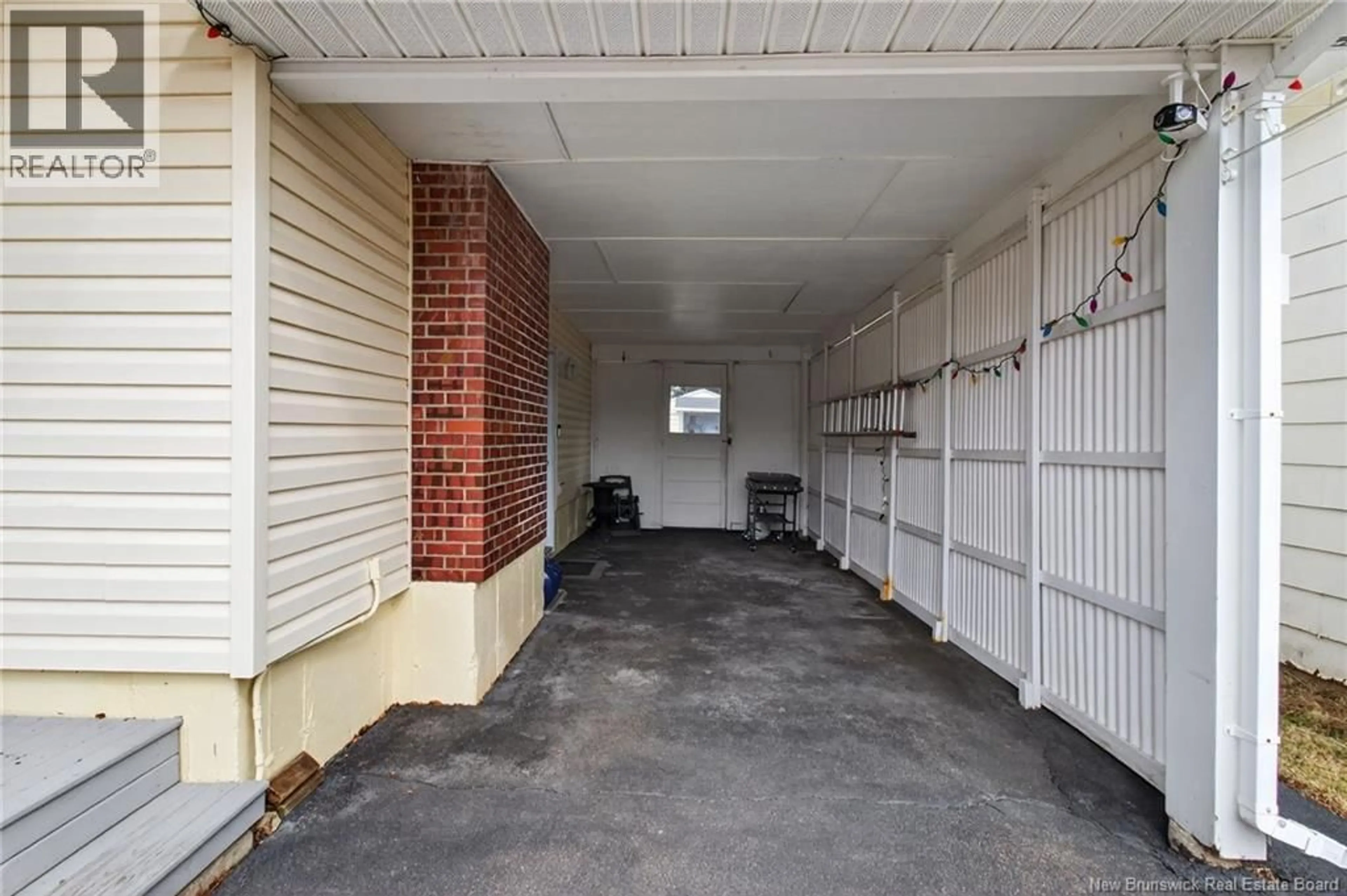 Indoor garage for 10 SHERWOOD, Riverview New Brunswick E1B3X7