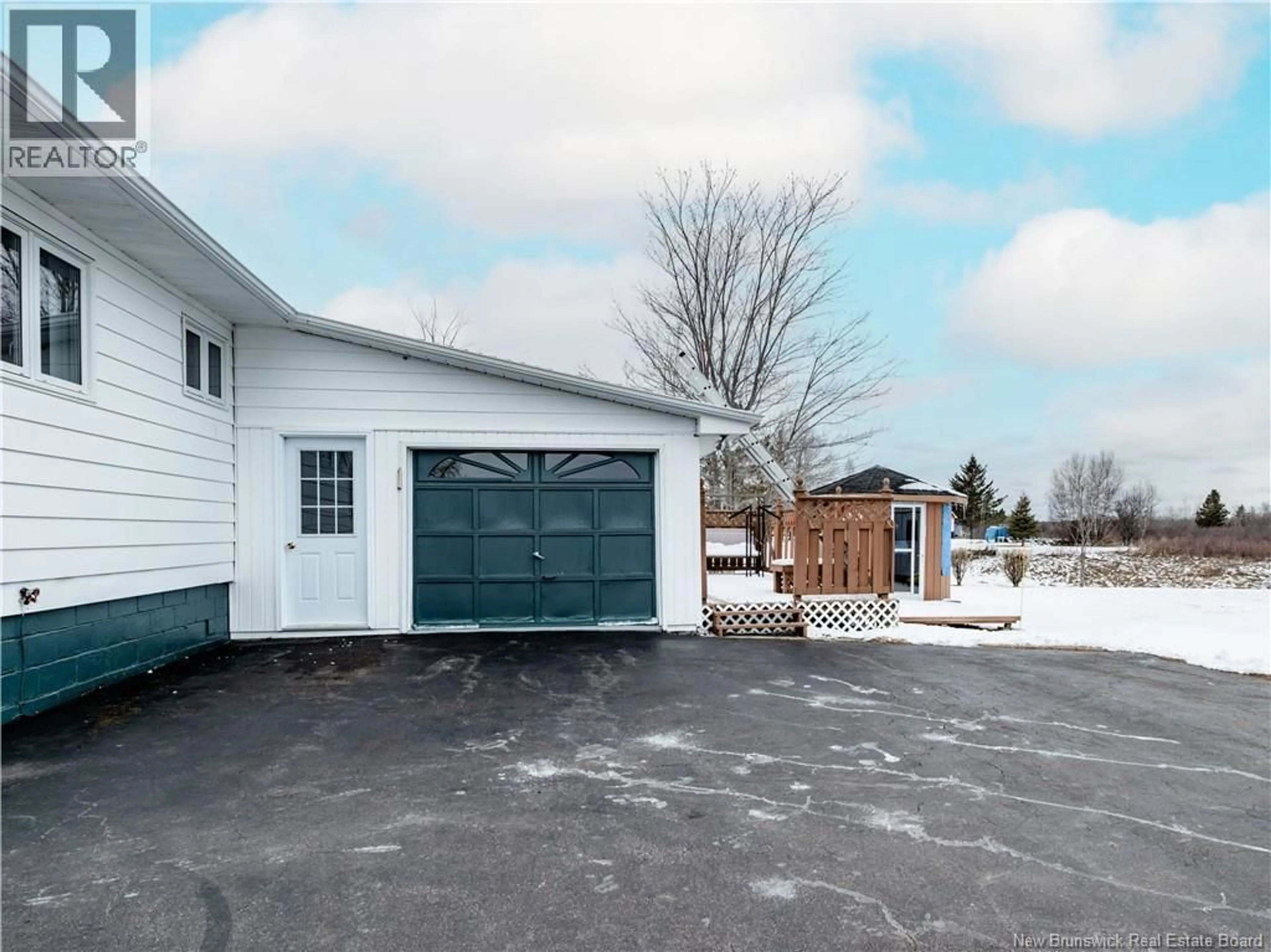 Indoor garage for 273 CAP SAINT-LOUIS ROAD, Saint-Louis-De-Kent New Brunswick E4X1C1