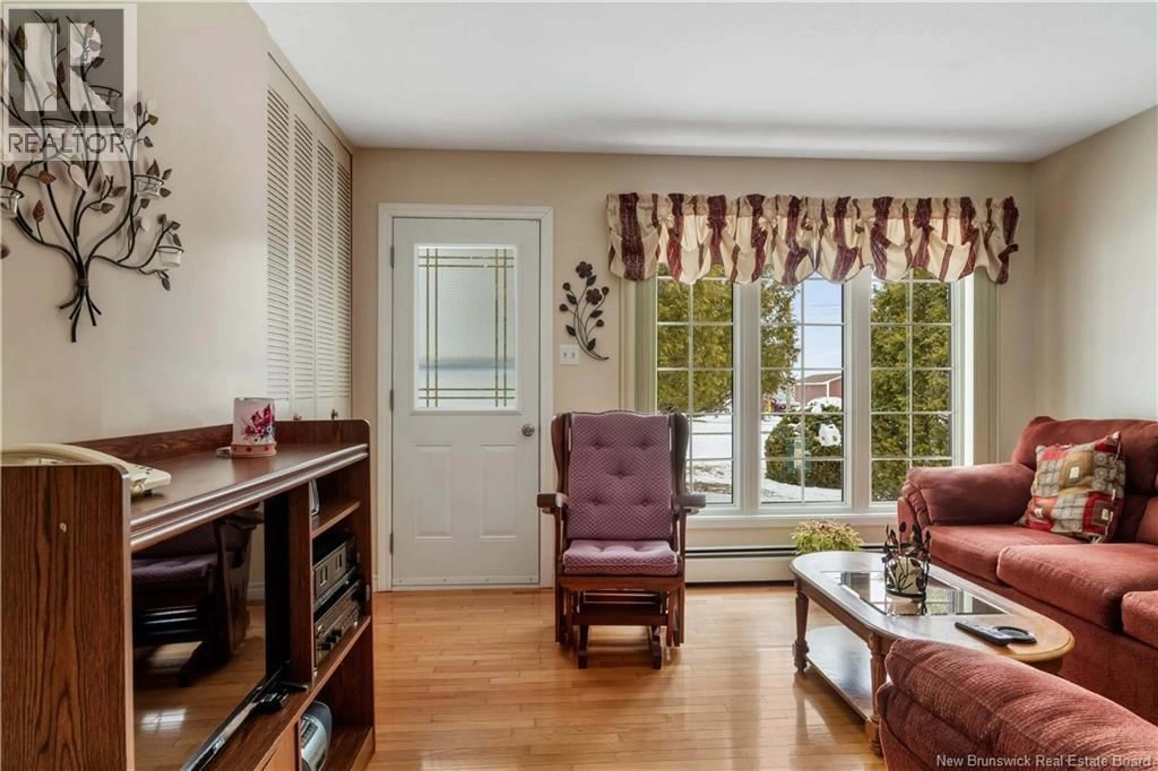 Living room with furniture, unknown for 273 CAP SAINT-LOUIS ROAD, Saint-Louis-De-Kent New Brunswick E4X1C1