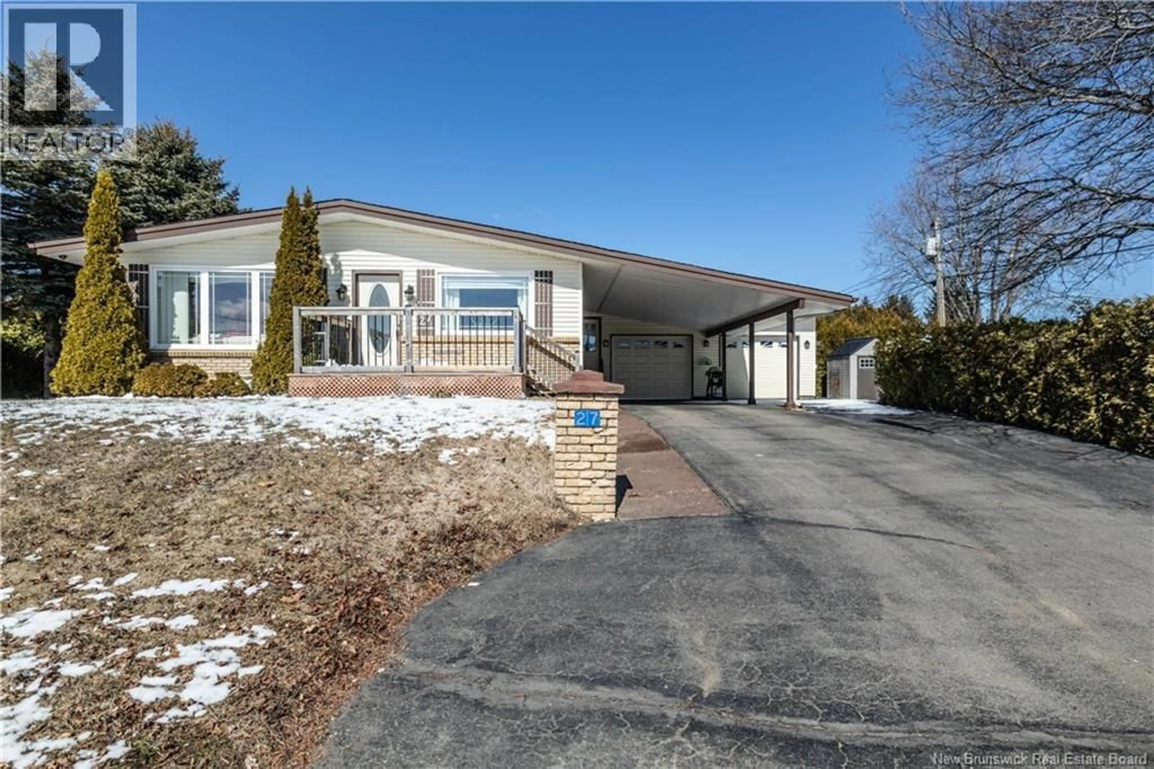 Home with vinyl exterior material, street for 27 RICHARD AVENUE, Bouctouche New Brunswick E4S3T1