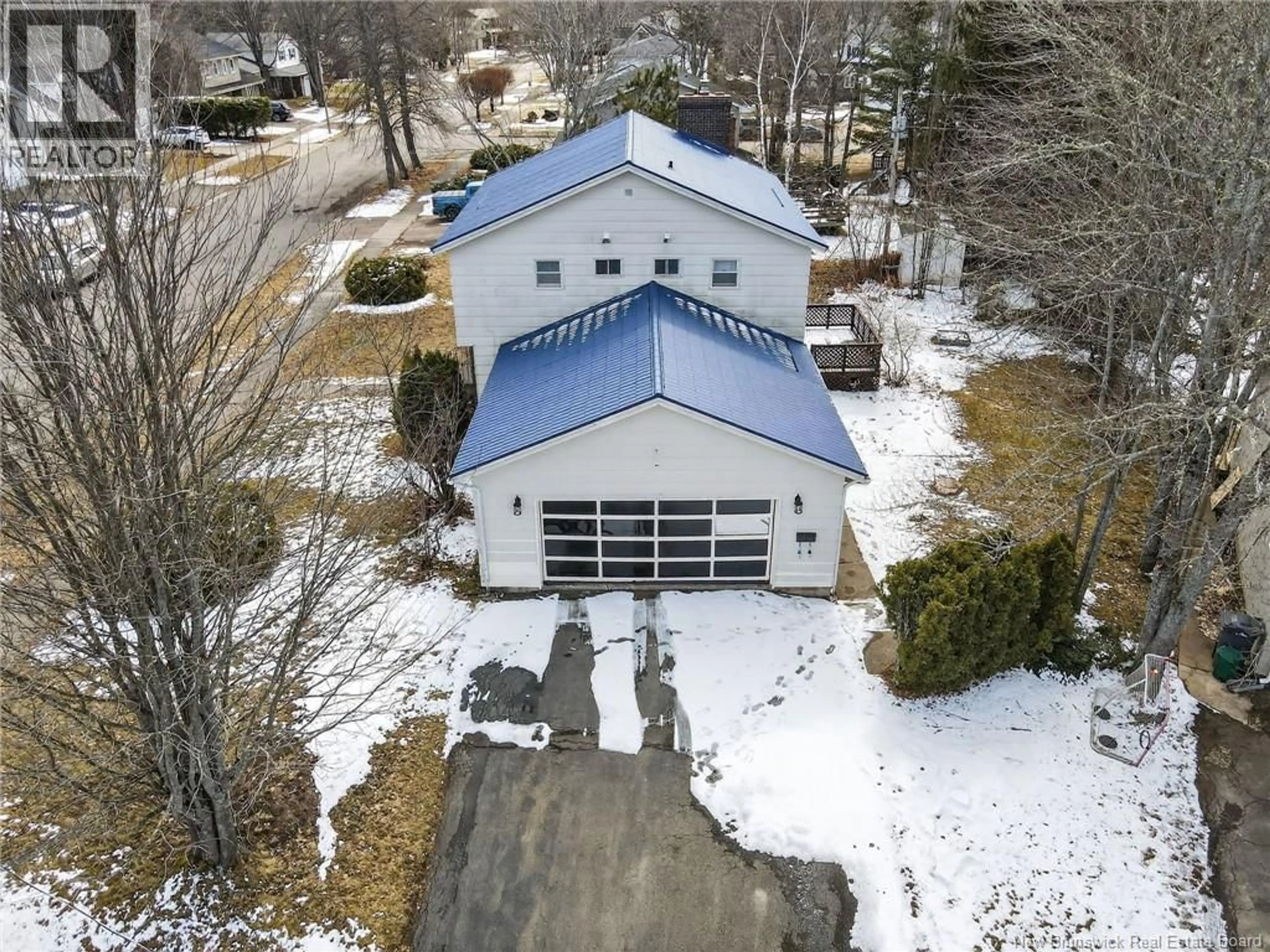 A pic from outside/outdoor area/front of a property/back of a property/a pic from drone, building for 66 PARKWOOD DRIVE, Moncton New Brunswick E1E3X6