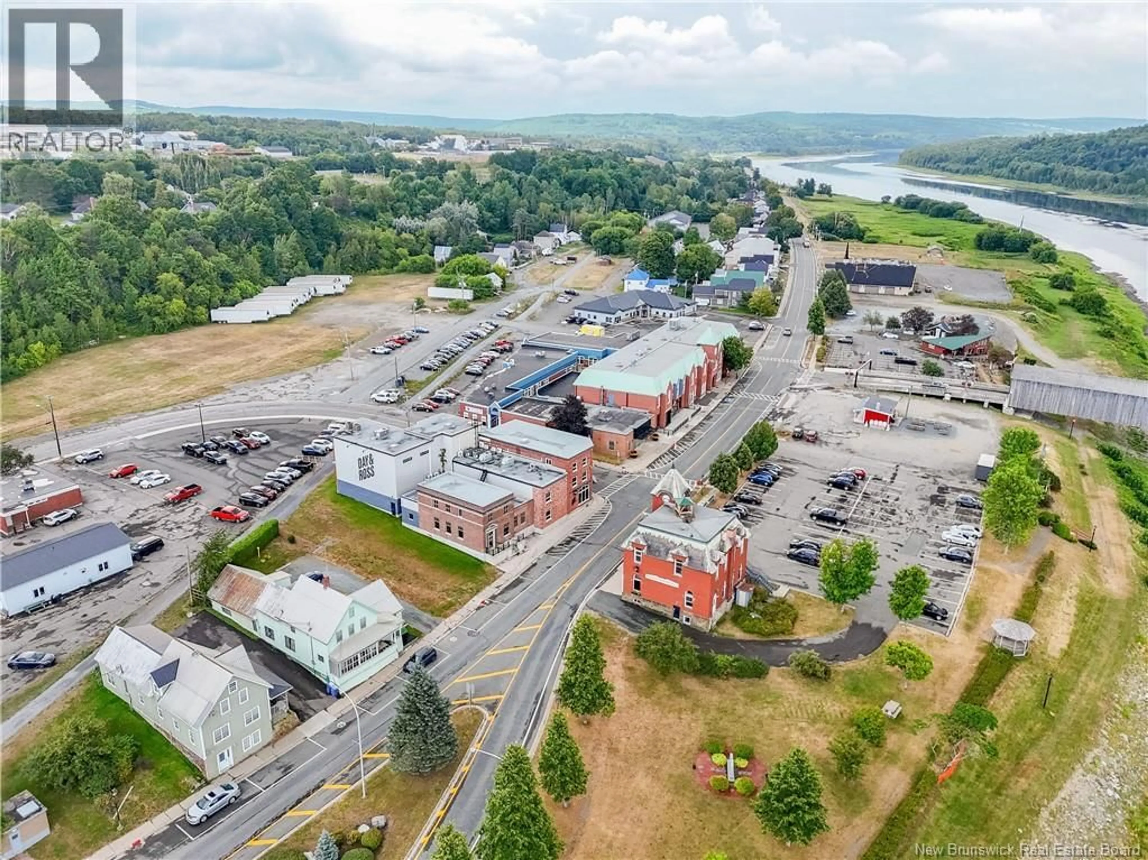A pic from outside/outdoor area/front of a property/back of a property/a pic from drone, unknown for 406 MAIN STREET, Hartland New Brunswick E7P2N4