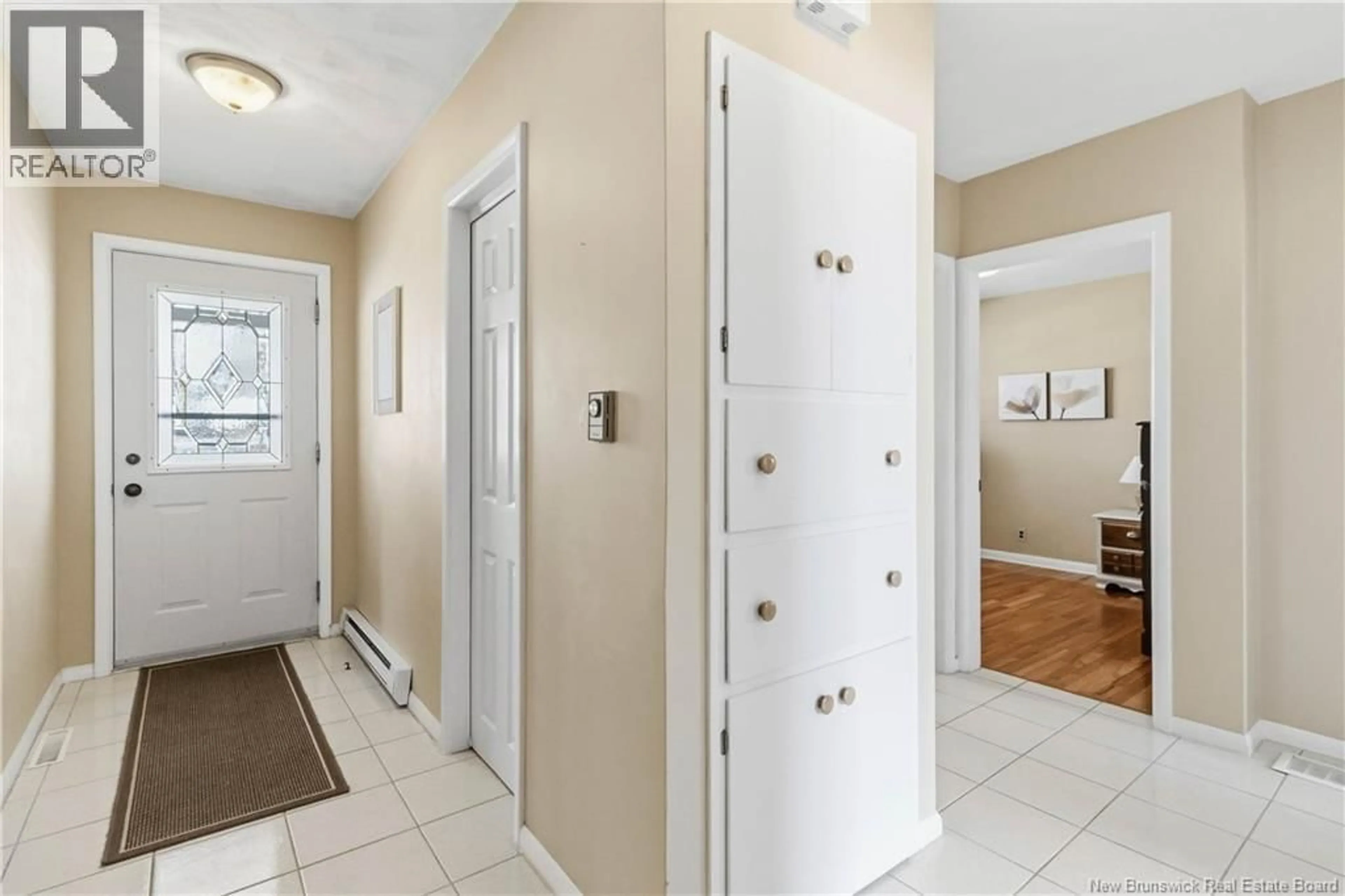 Indoor entryway for 176 BESSBOROUGH AVENUE, Moncton New Brunswick E1E1R1