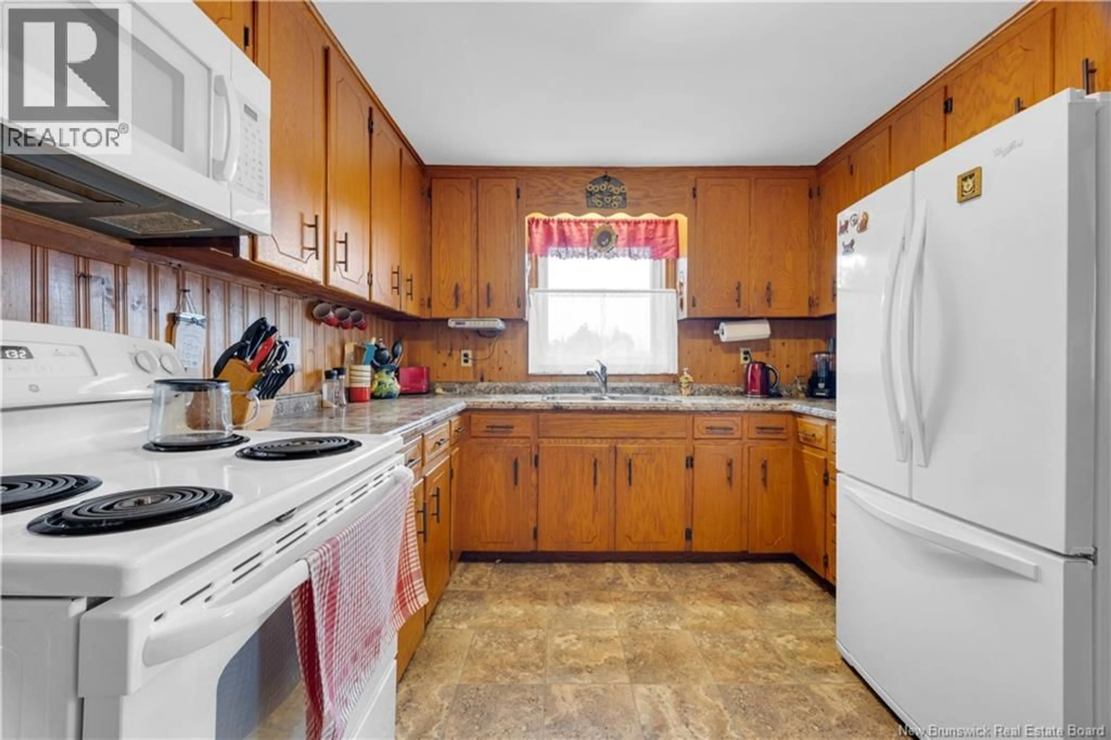 Standard kitchen, ceramic/tile floor for 6 GREENWOOD STREET, Saint John New Brunswick E2N1C9