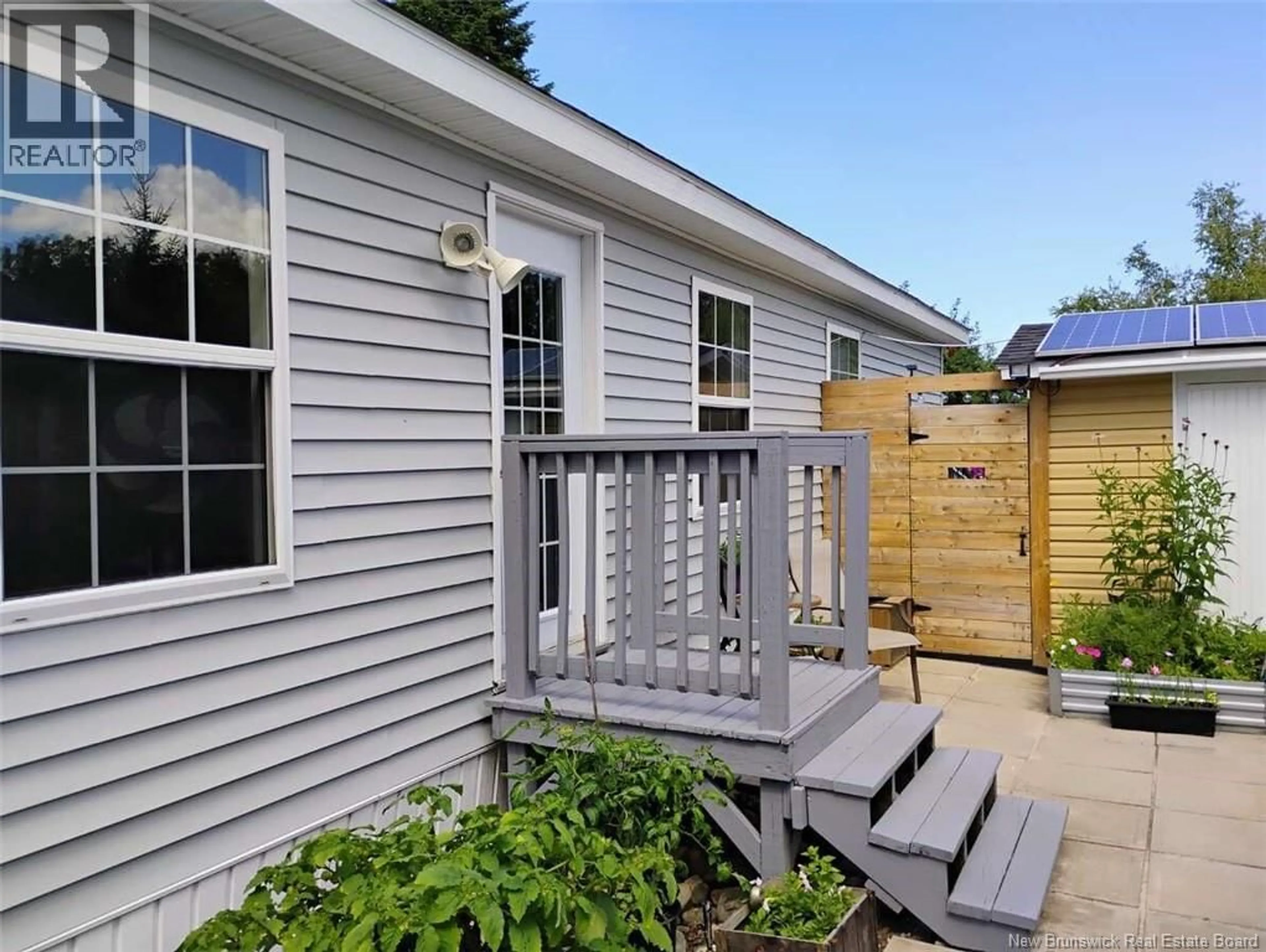 Home with vinyl exterior material, street for 35 FOURTH AVENUE, Pointe-Du-Chêne New Brunswick E4P4H4