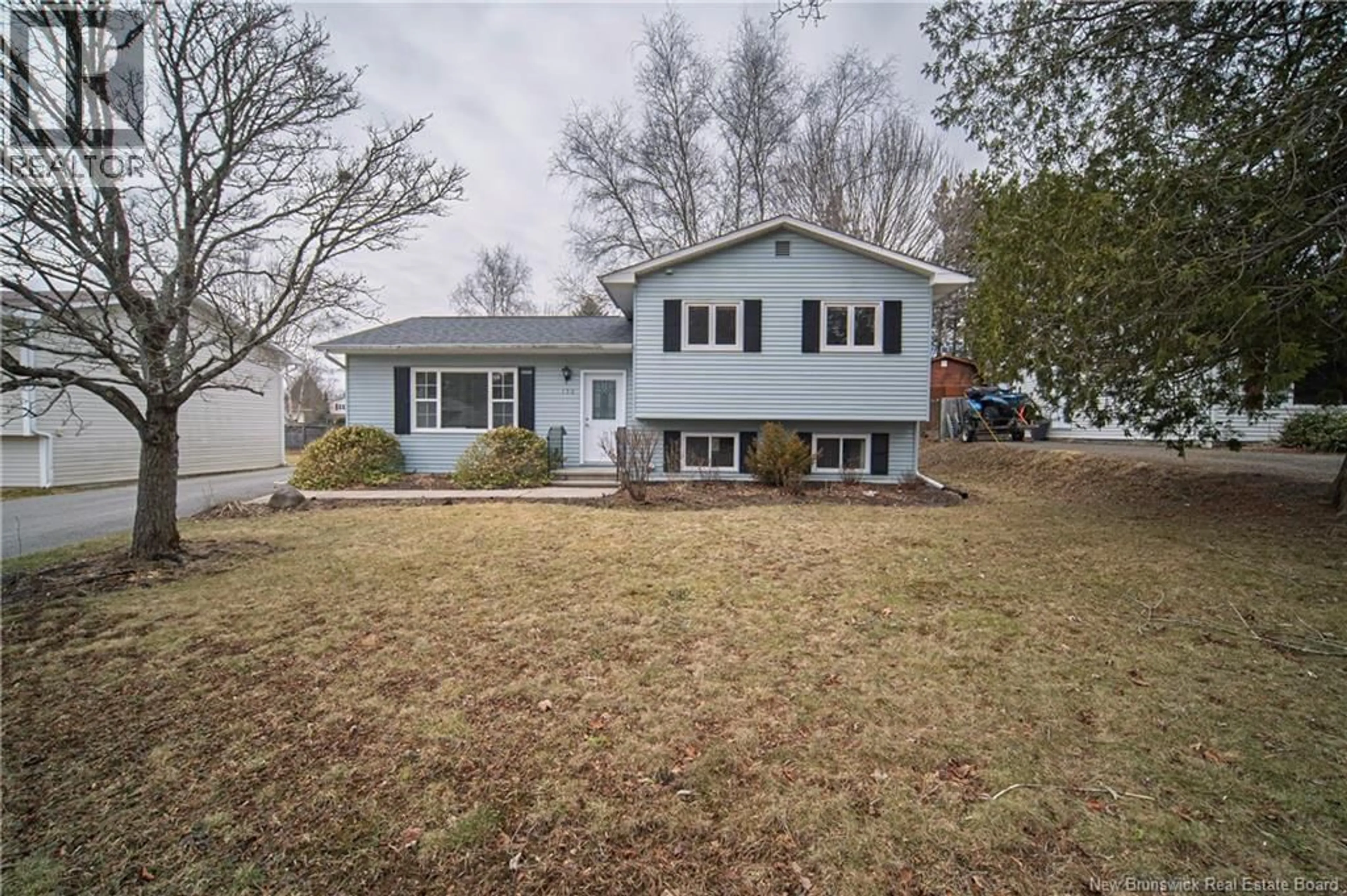 Home with vinyl exterior material, street for 132 PIERCY CRESCENT, Fredericton New Brunswick E3B7G3