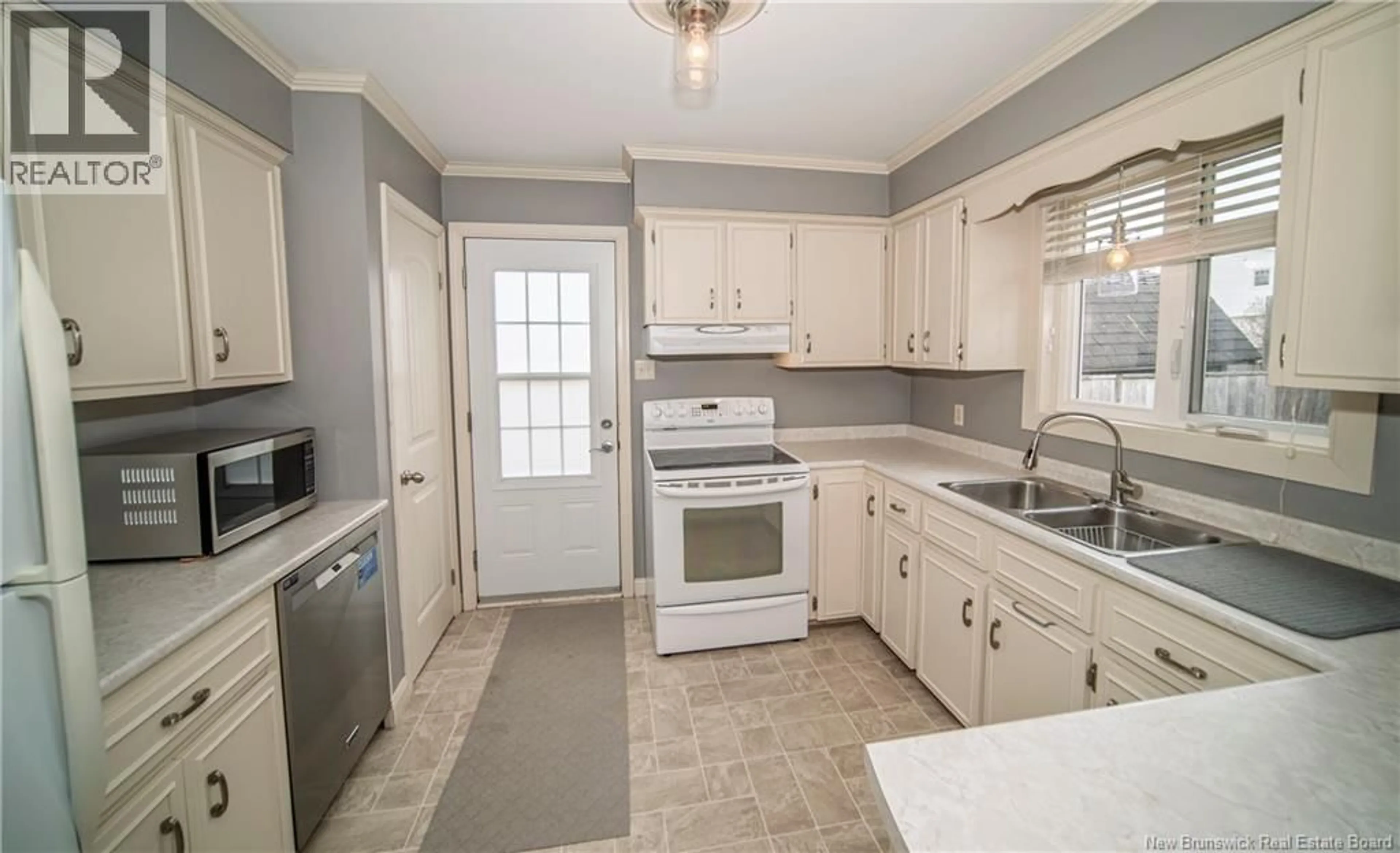 Standard kitchen, ceramic/tile floor for 132 PIERCY CRESCENT, Fredericton New Brunswick E3B7G3