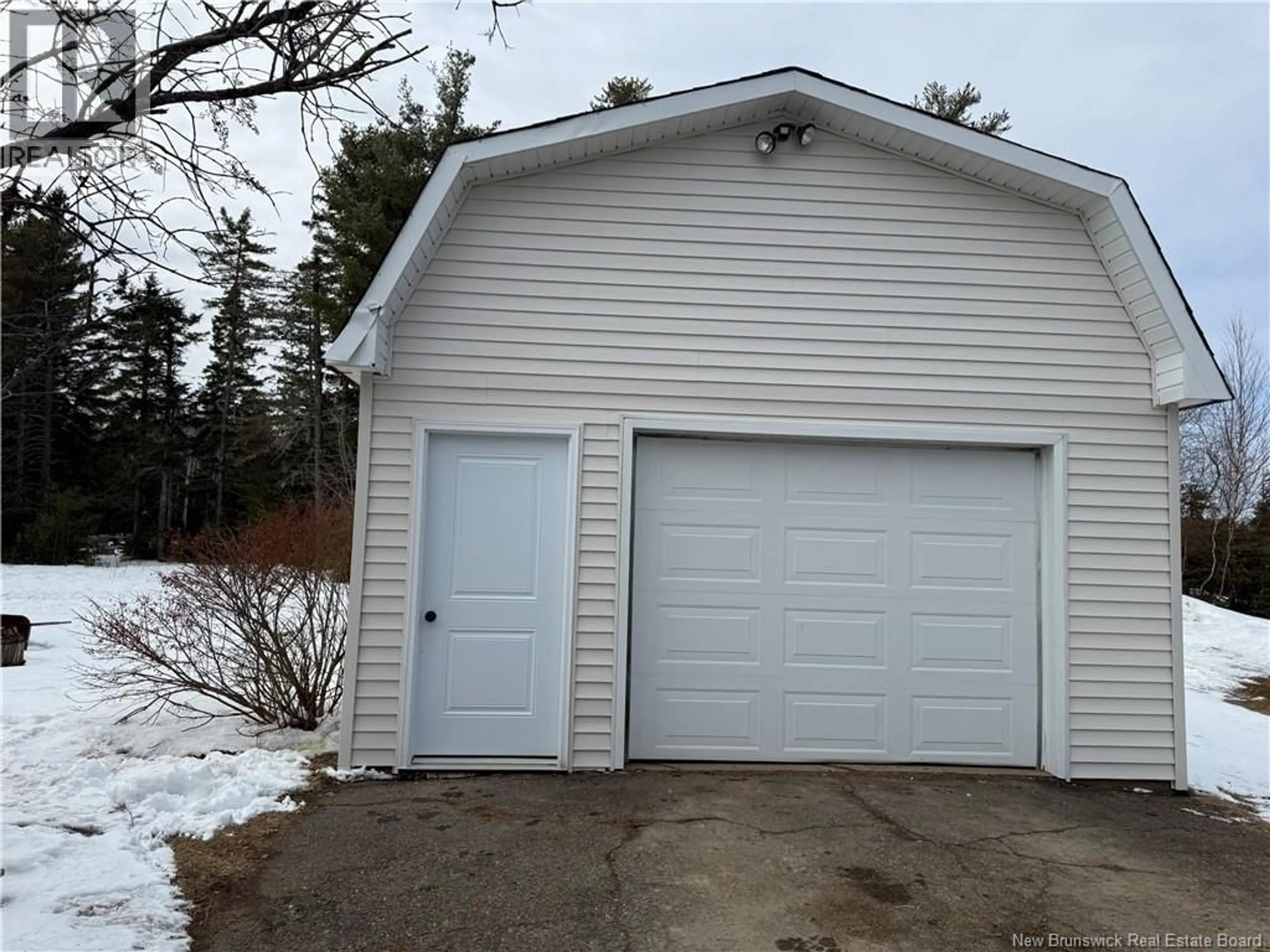 Indoor garage for 4333 BELLEFEUILLE, Tracadie New Brunswick E1X1C4