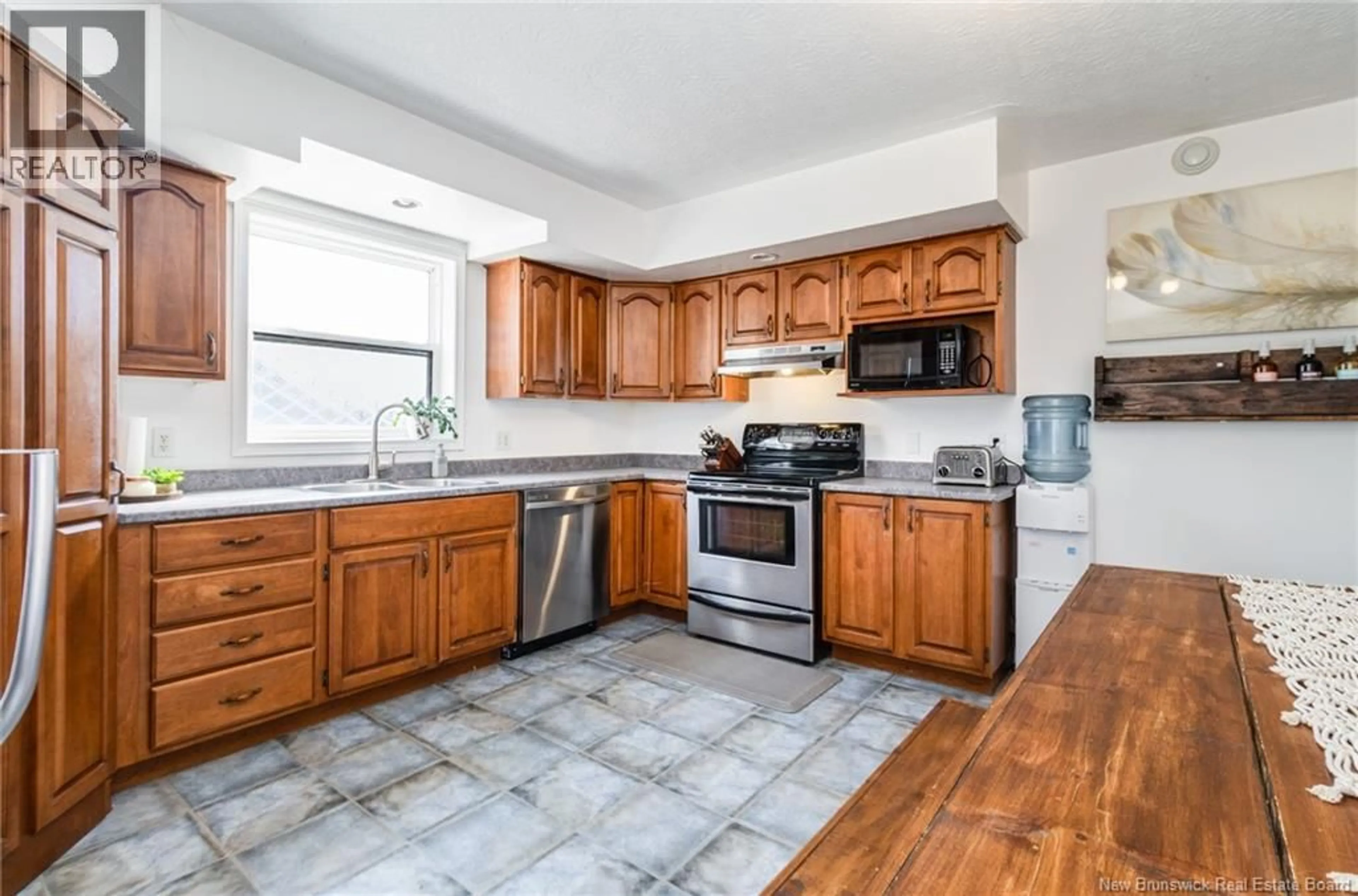 Standard kitchen, ceramic/tile floor for 24 LANSDOWN AVENUE, Oromocto New Brunswick E2V4P3