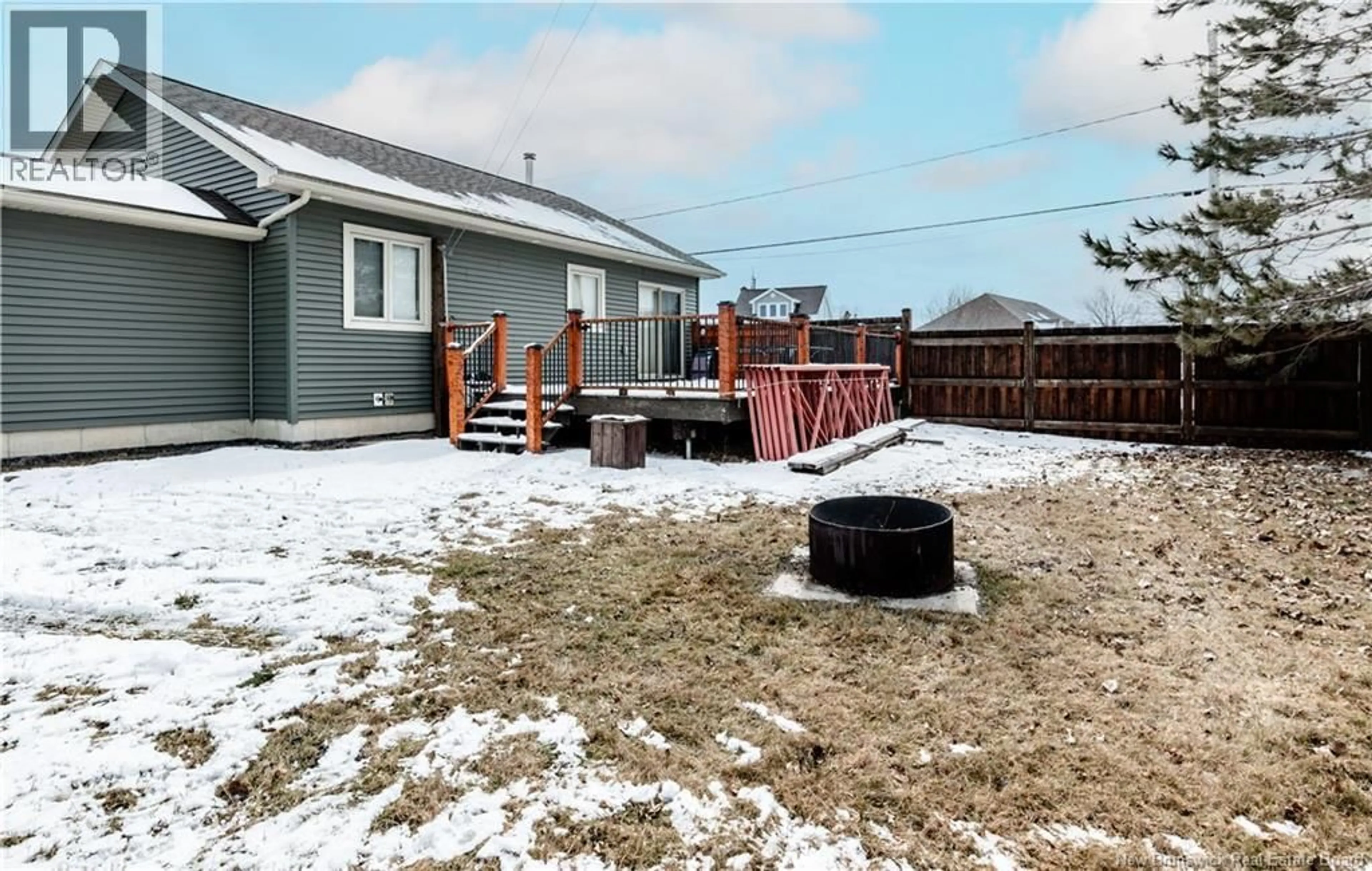 A pic from outside/outdoor area/front of a property/back of a property/a pic from drone, unknown for 7 SOLEIL LEVANT, Saint-Louis-De-Kent New Brunswick E4X1H4
