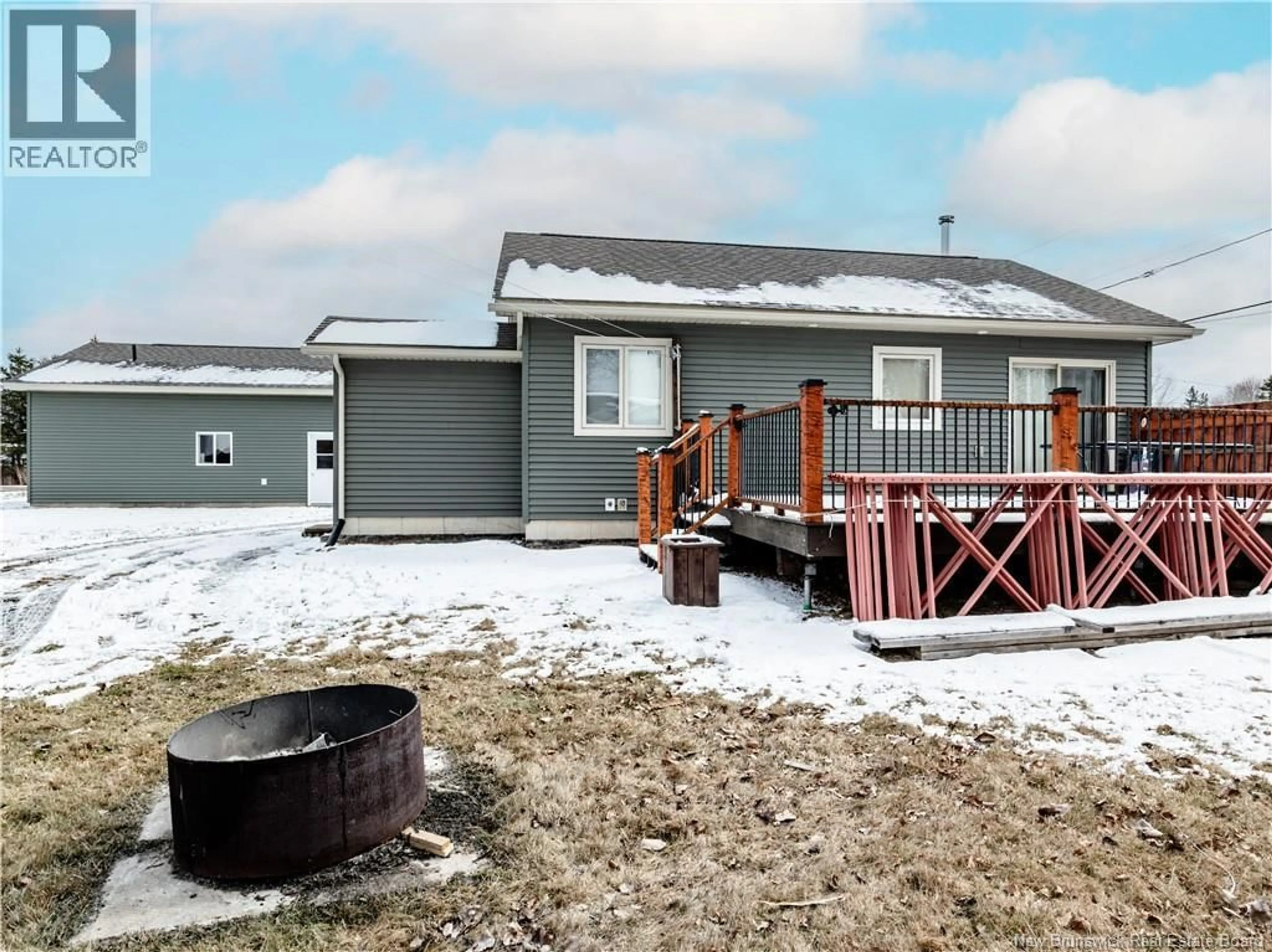 A pic from outside/outdoor area/front of a property/back of a property/a pic from drone, unknown for 7 SOLEIL LEVANT, Saint-Louis-De-Kent New Brunswick E4X1H4