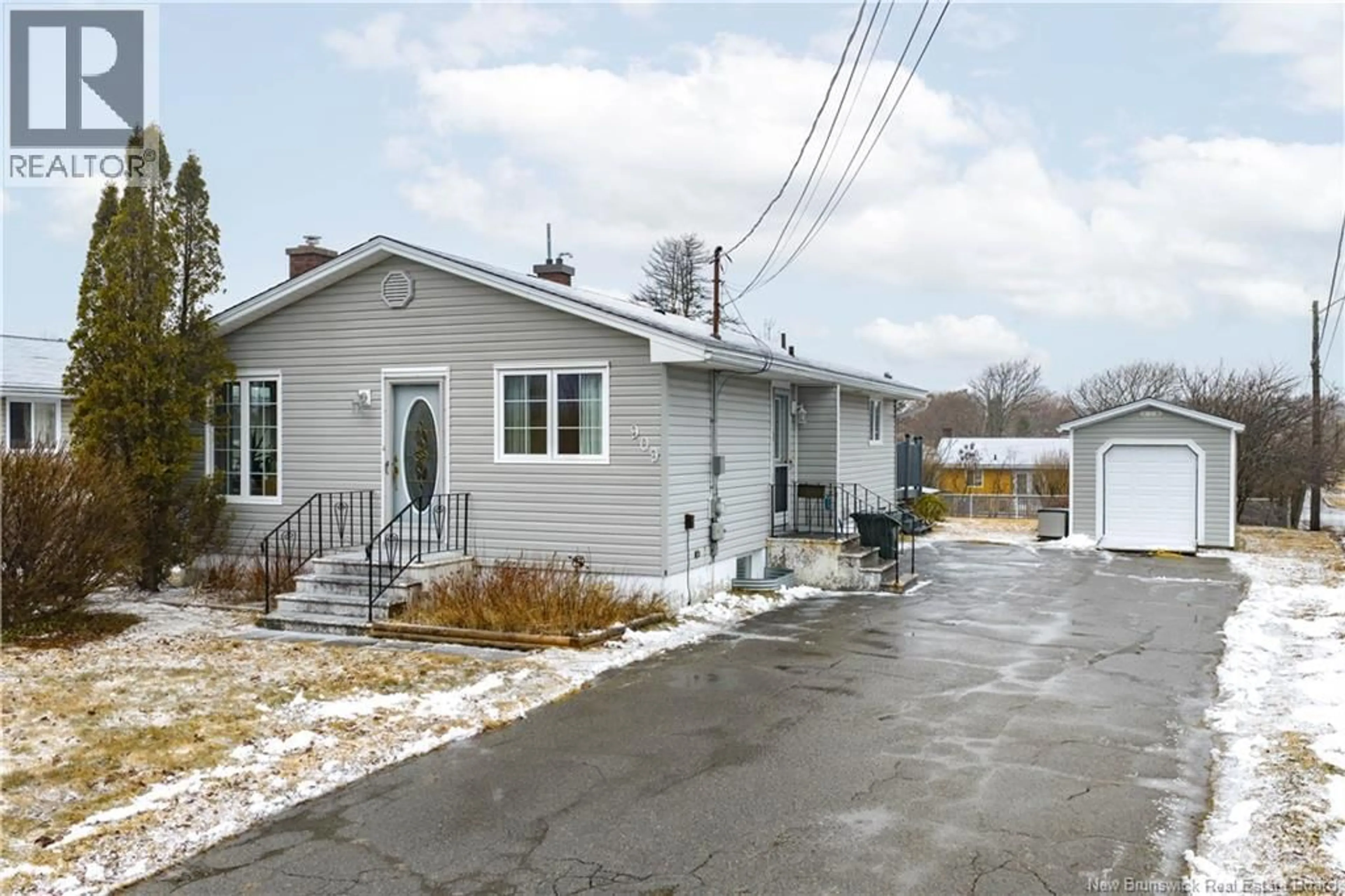 Home with vinyl exterior material, street for 909 GRANDVIEW AVENUE, Saint John New Brunswick E2J4C6