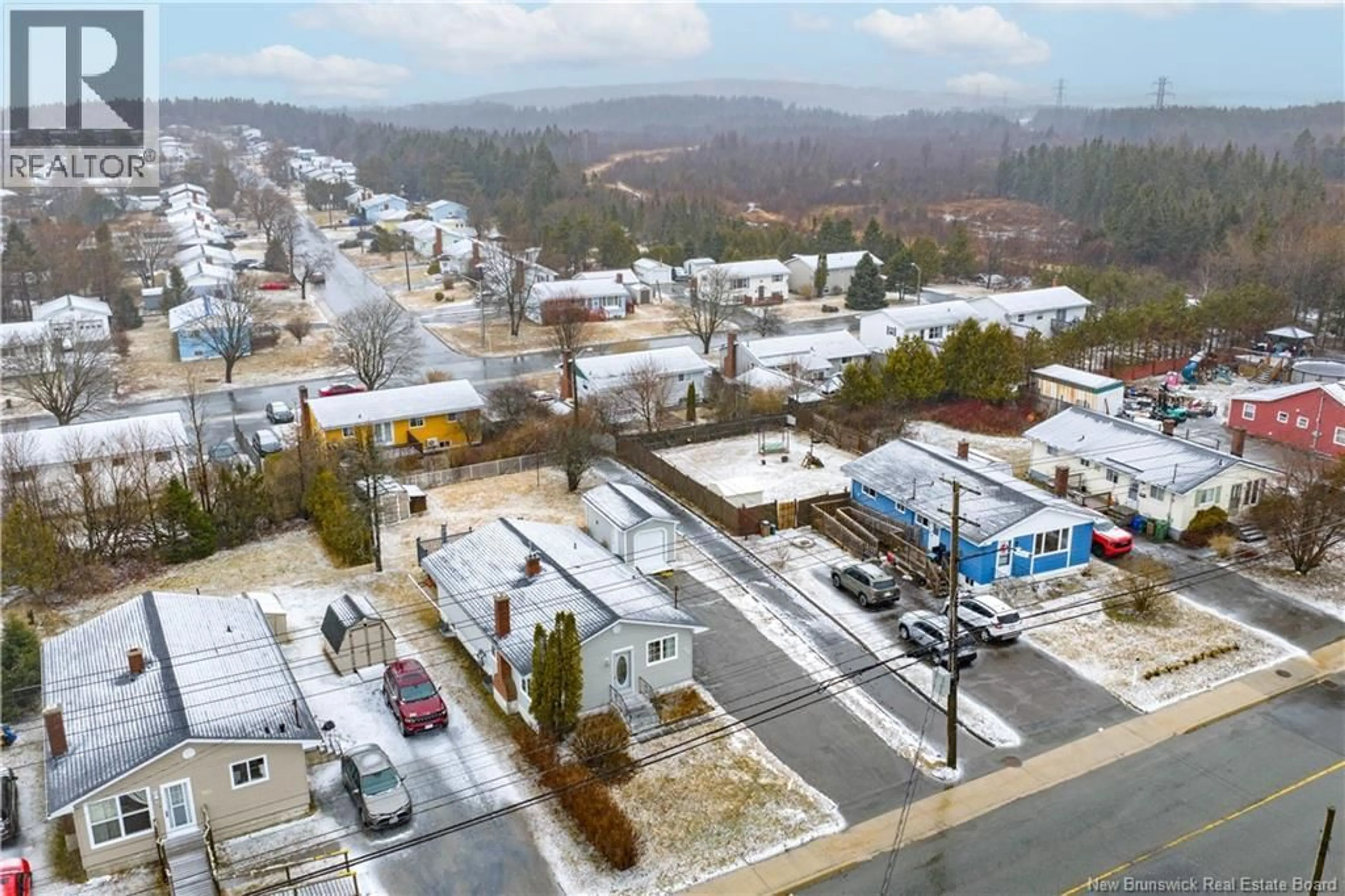 A pic from outside/outdoor area/front of a property/back of a property/a pic from drone, mountain view for 909 GRANDVIEW AVENUE, Saint John New Brunswick E2J4C6