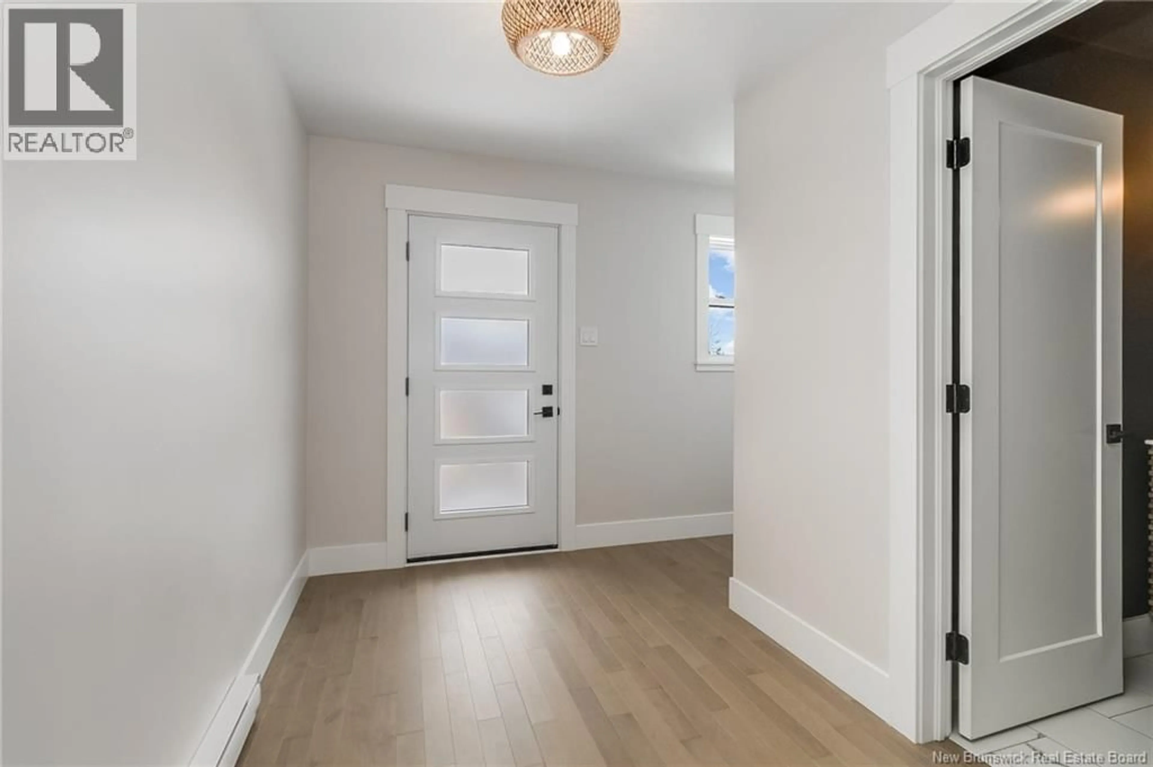 Indoor entryway for 7 BRIZLEY STREET, Oromocto New Brunswick E2V4R1