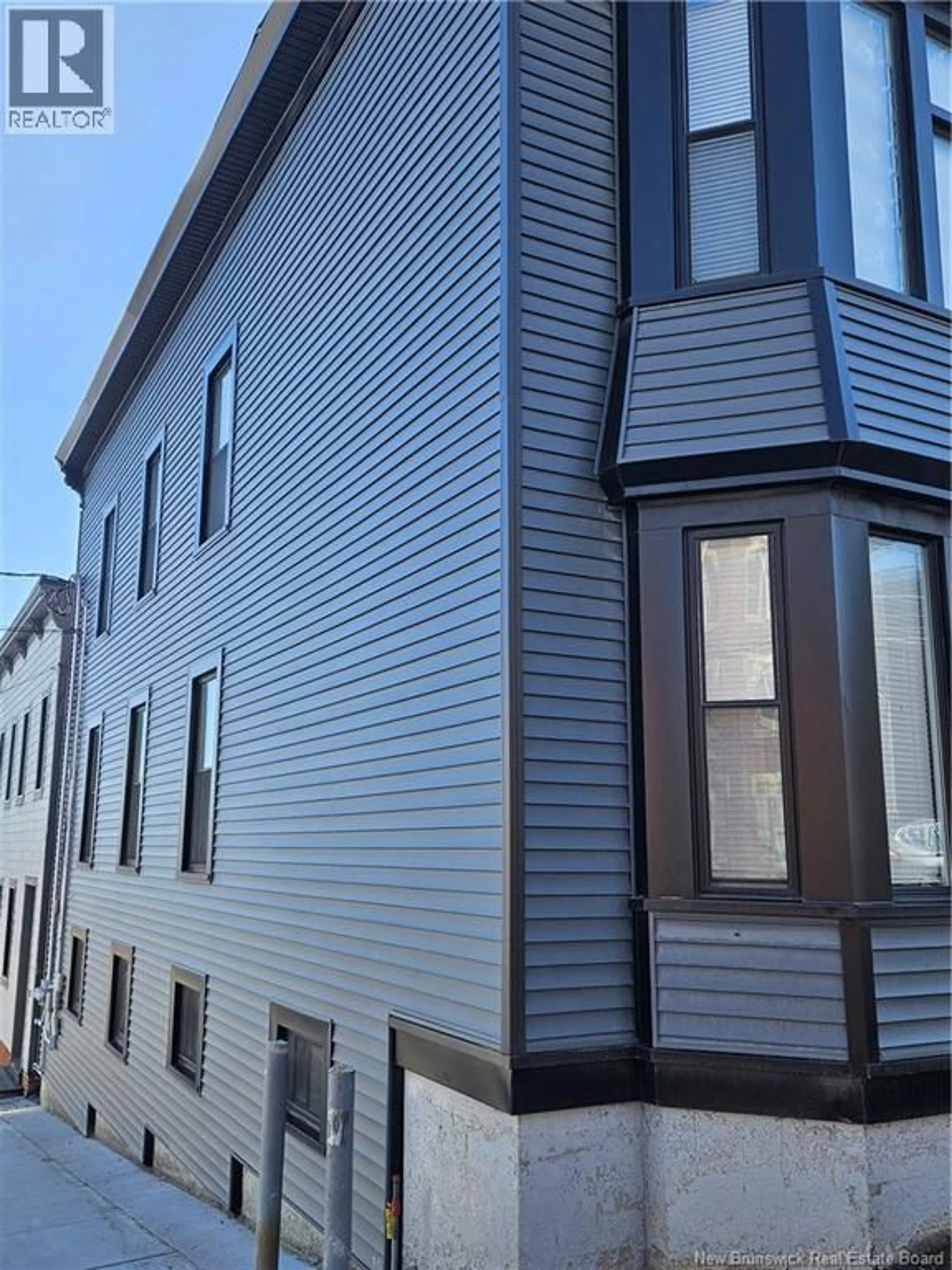 Home with vinyl exterior material, street for 194-196 DUKE STREET, Saint John New Brunswick E2L1N8