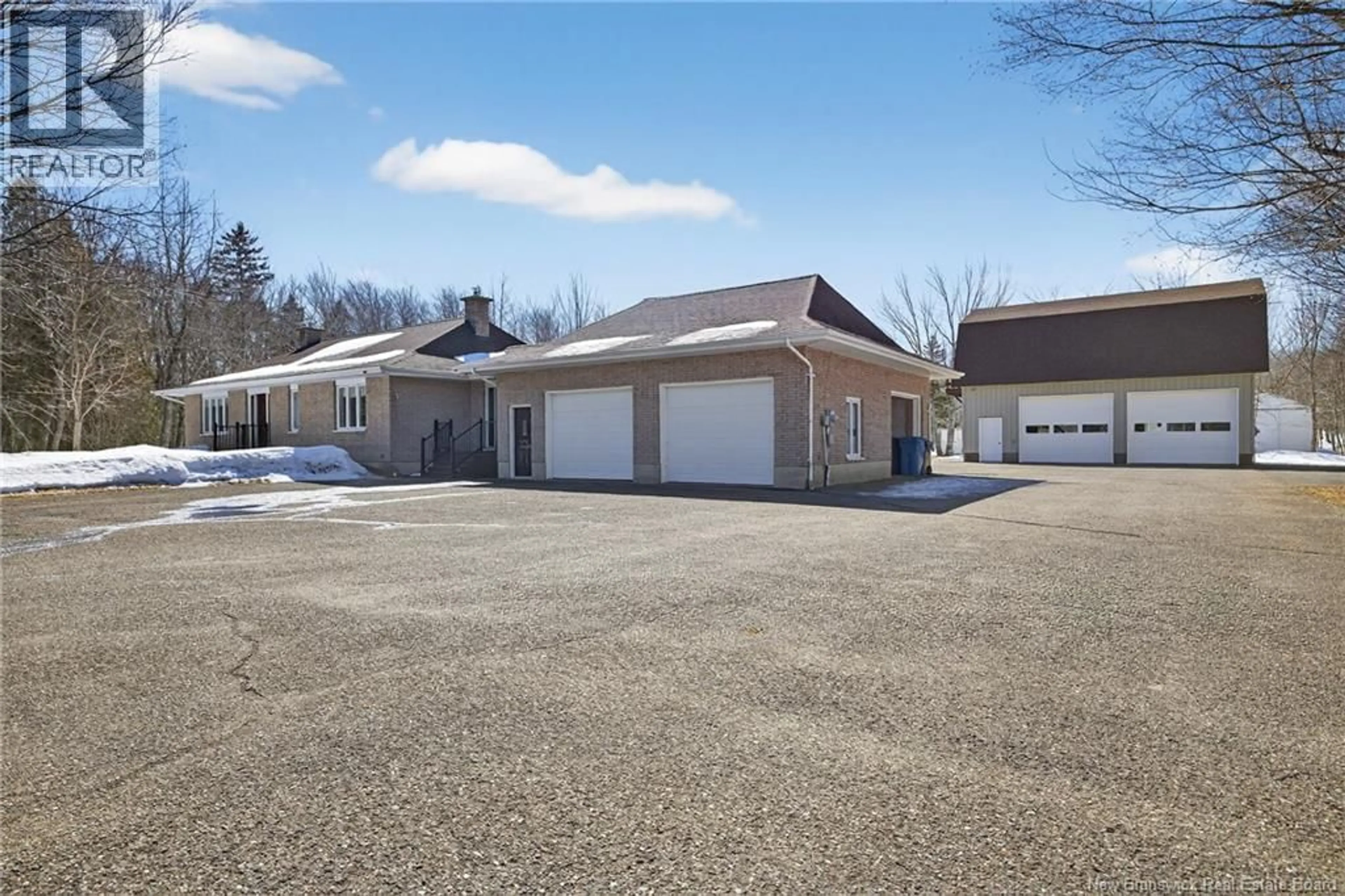 Indoor garage for 231 RUE DELAGARDE RUE, Saint-Isidore New Brunswick E8M1H7