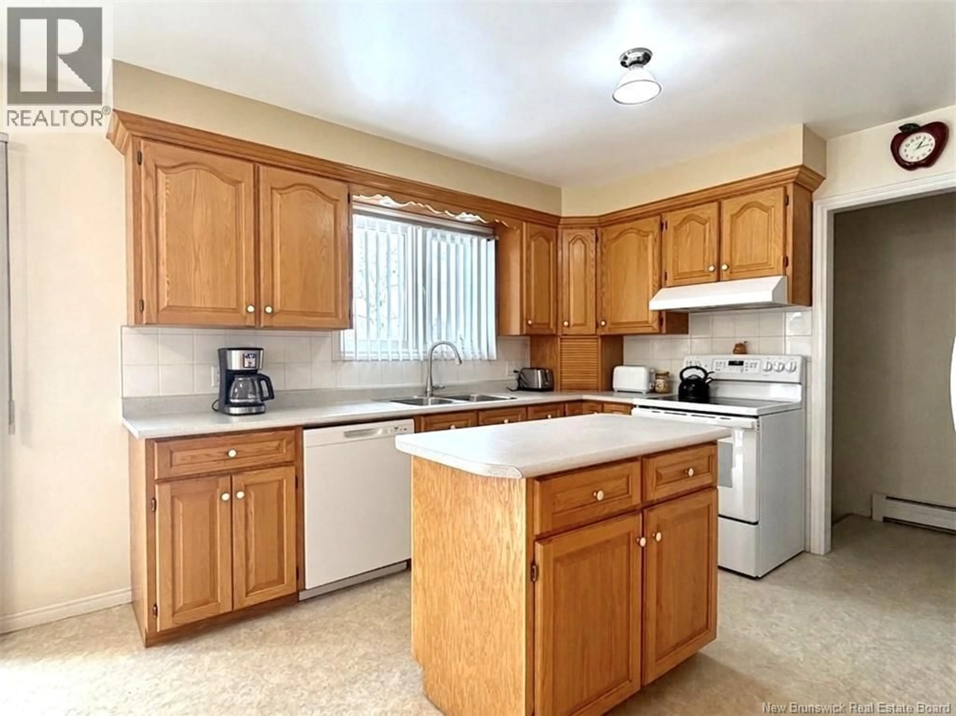 Standard kitchen, unknown for 1261 WHELTON, Bathurst New Brunswick E2A3S8