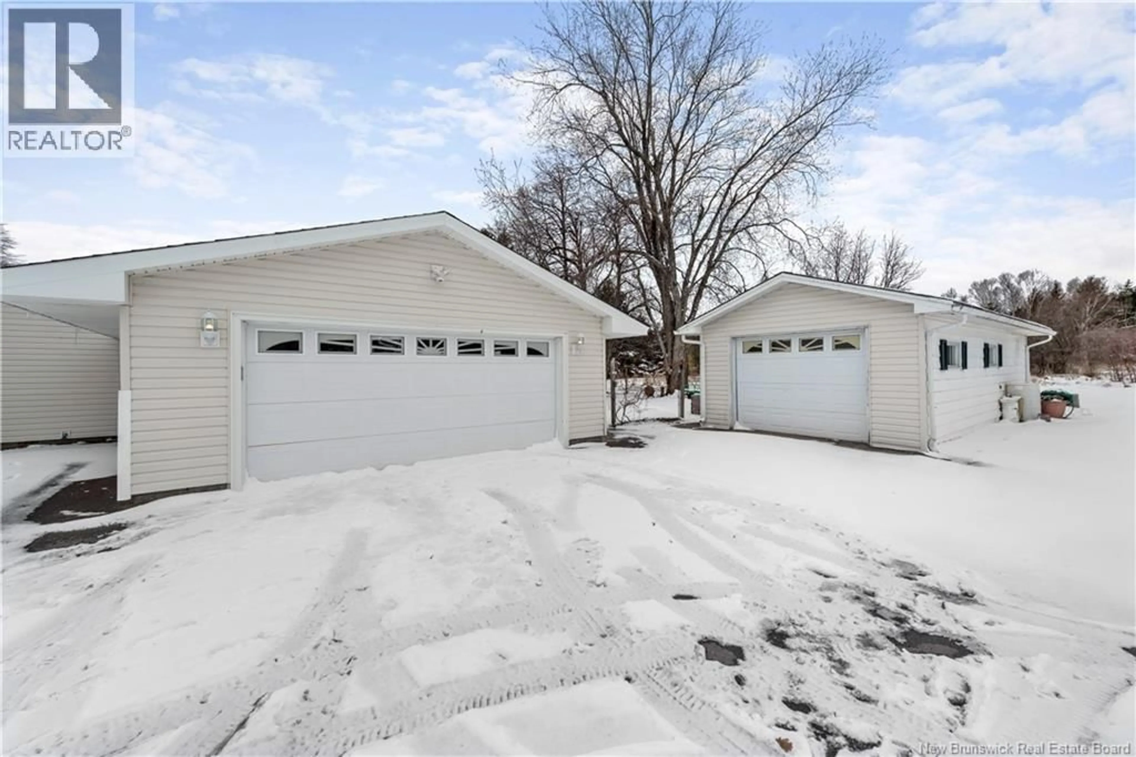 Indoor garage for 9 ROUTE 133, Shediac New Brunswick E4P3C8