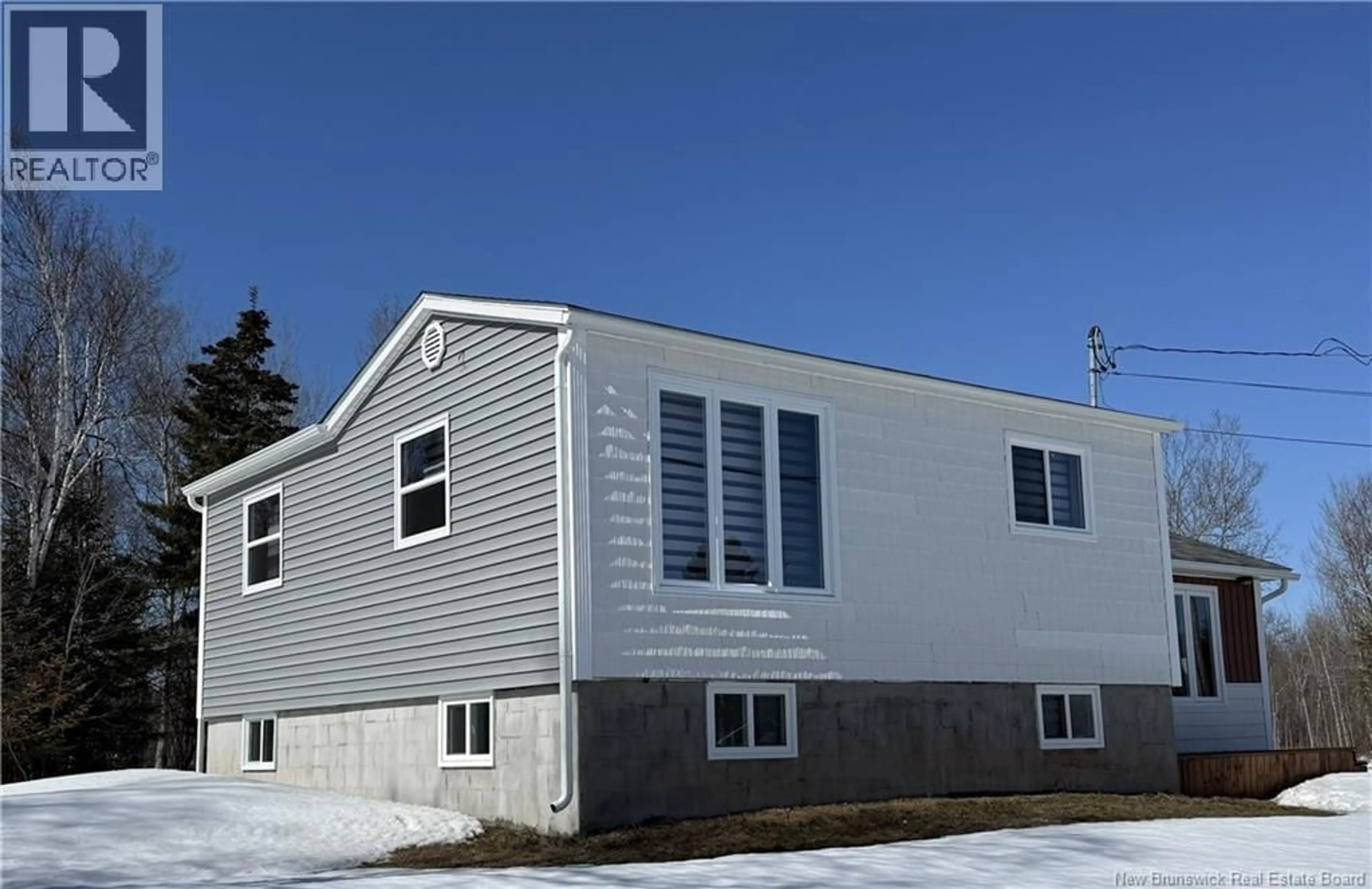 Home with vinyl exterior material, building for 171 12E RUE, Shippagan New Brunswick E8S1C4