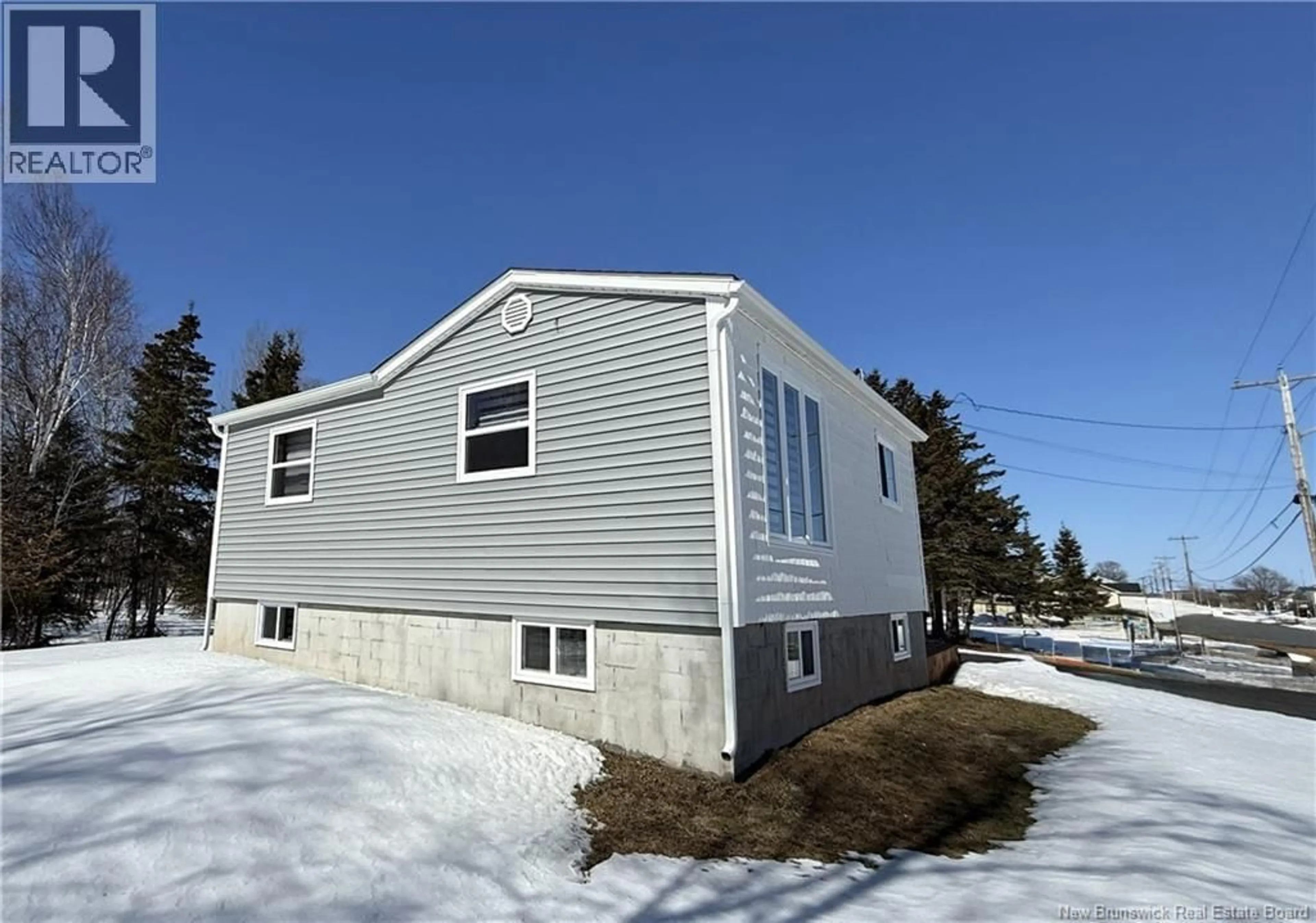 Home with vinyl exterior material, building for 171 12E RUE, Shippagan New Brunswick E8S1C4
