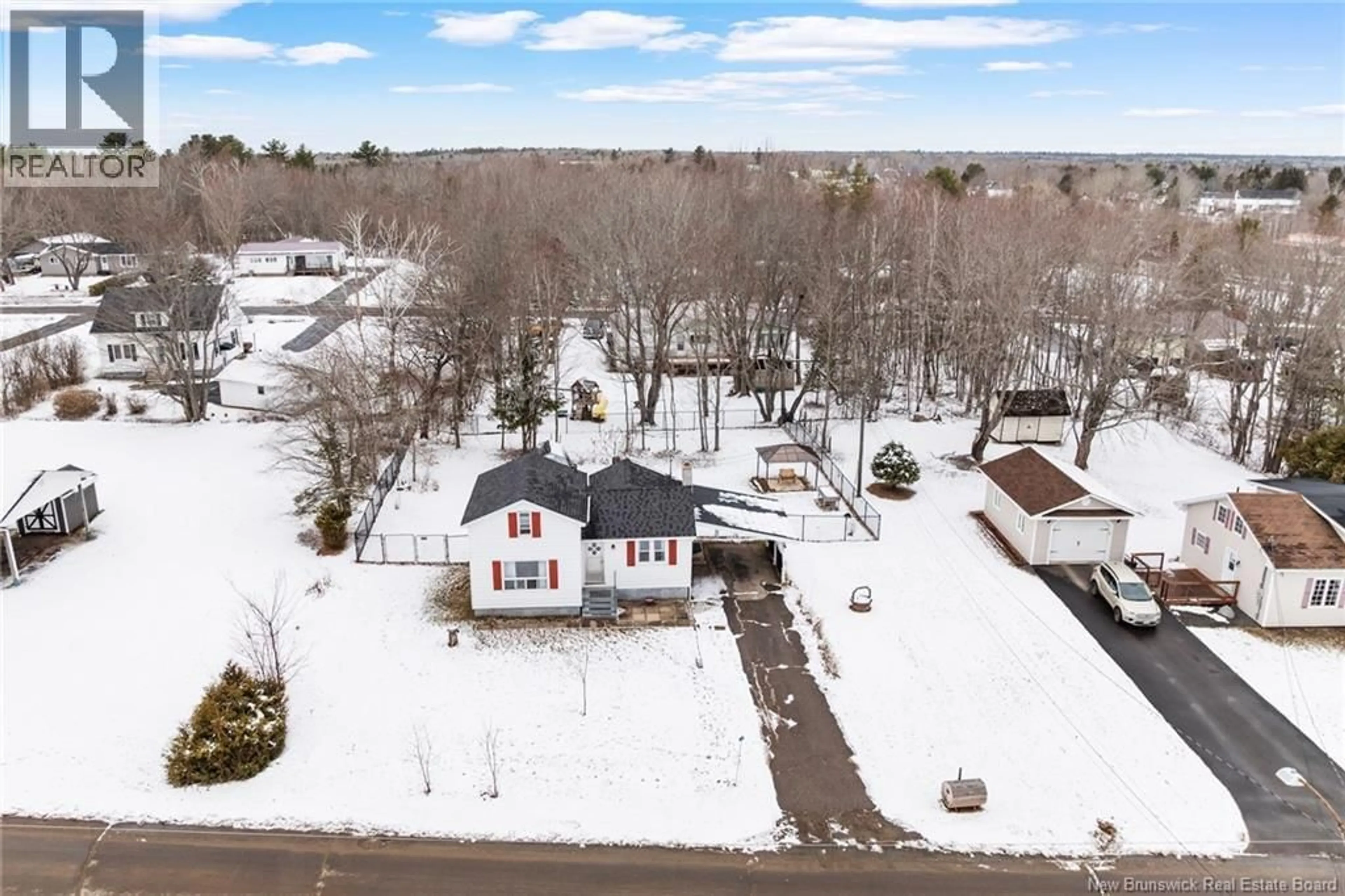 A pic from outside/outdoor area/front of a property/back of a property/a pic from drone, street for 38 CHESTNUT STREET, Minto New Brunswick E4B3L5