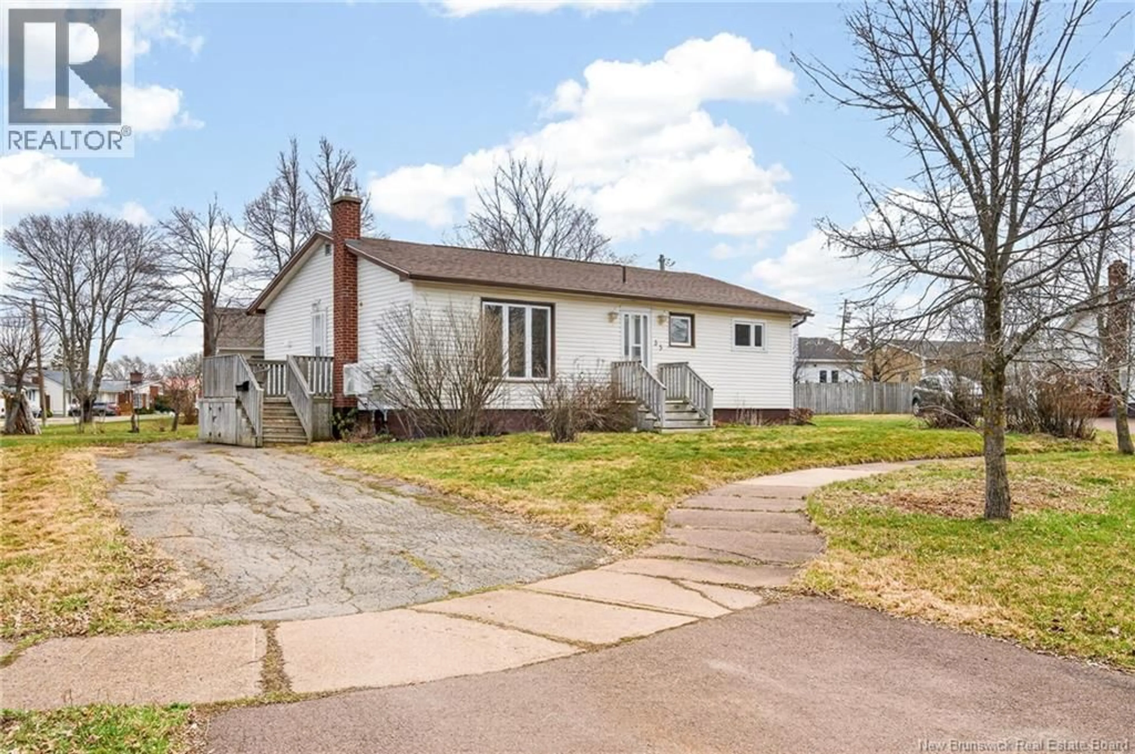 Unknown for 35 QUEEN MARY CRESCENT, Moncton New Brunswick E1A3P7